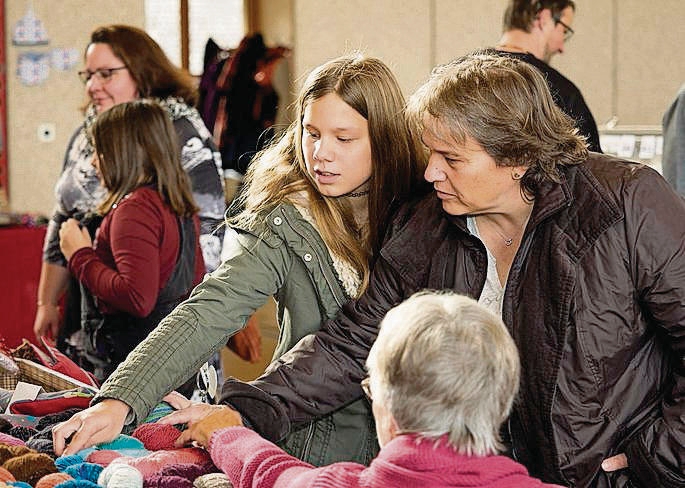 Konfitüre mit Kirsch, Wollsachen und Grittibänze