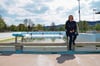 Wispag-Geschäftsführerin Kathrin Weber vor dem Freibadbassin. (Bild: Philipp Haag)