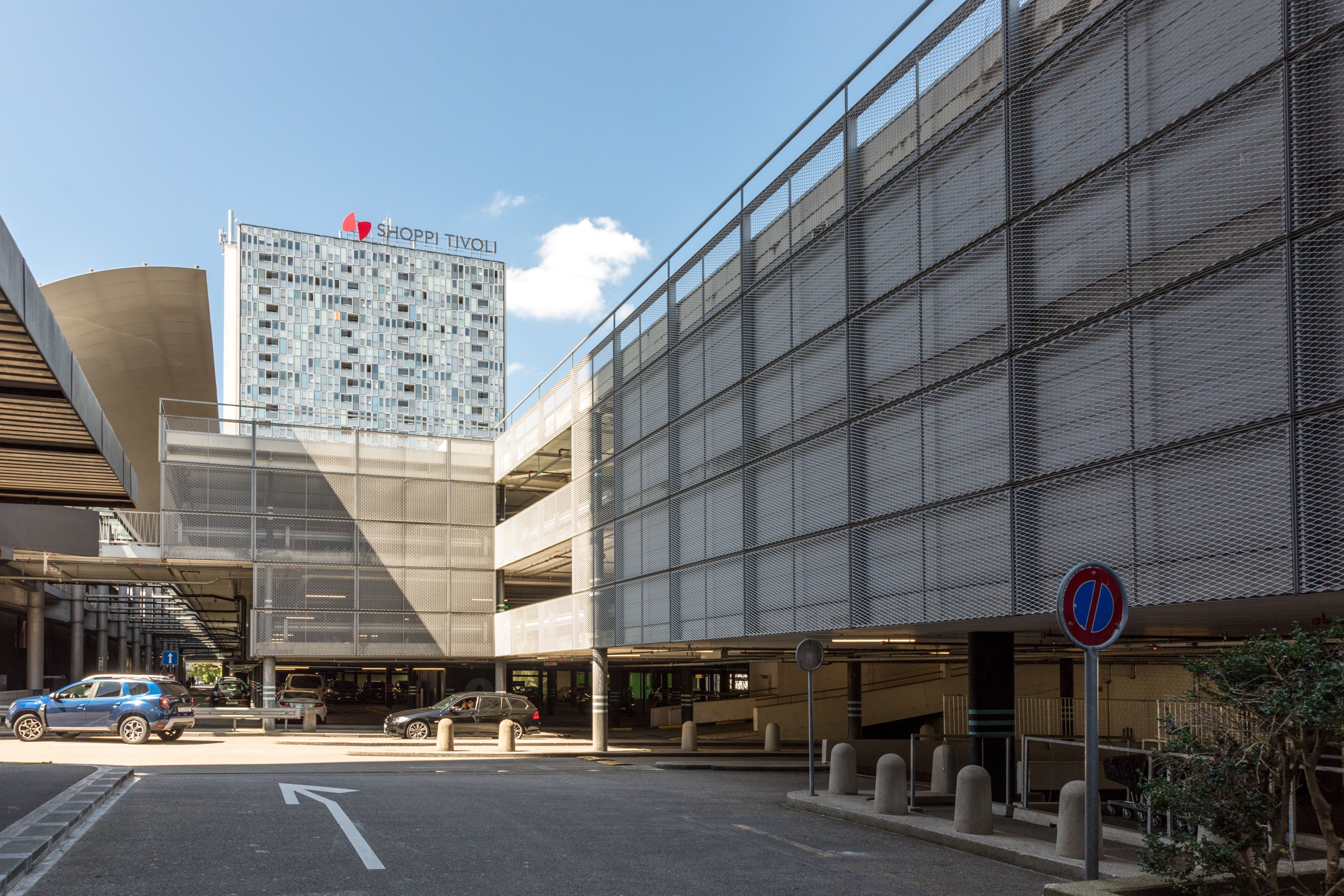 -Parkgeb-hren-grenzen-an-Erpressung-Nach-massiver-Erh-hung-im-Shoppi-Tivoli-greifen-Gewerbeverband-und-SVP-den-VCS-an