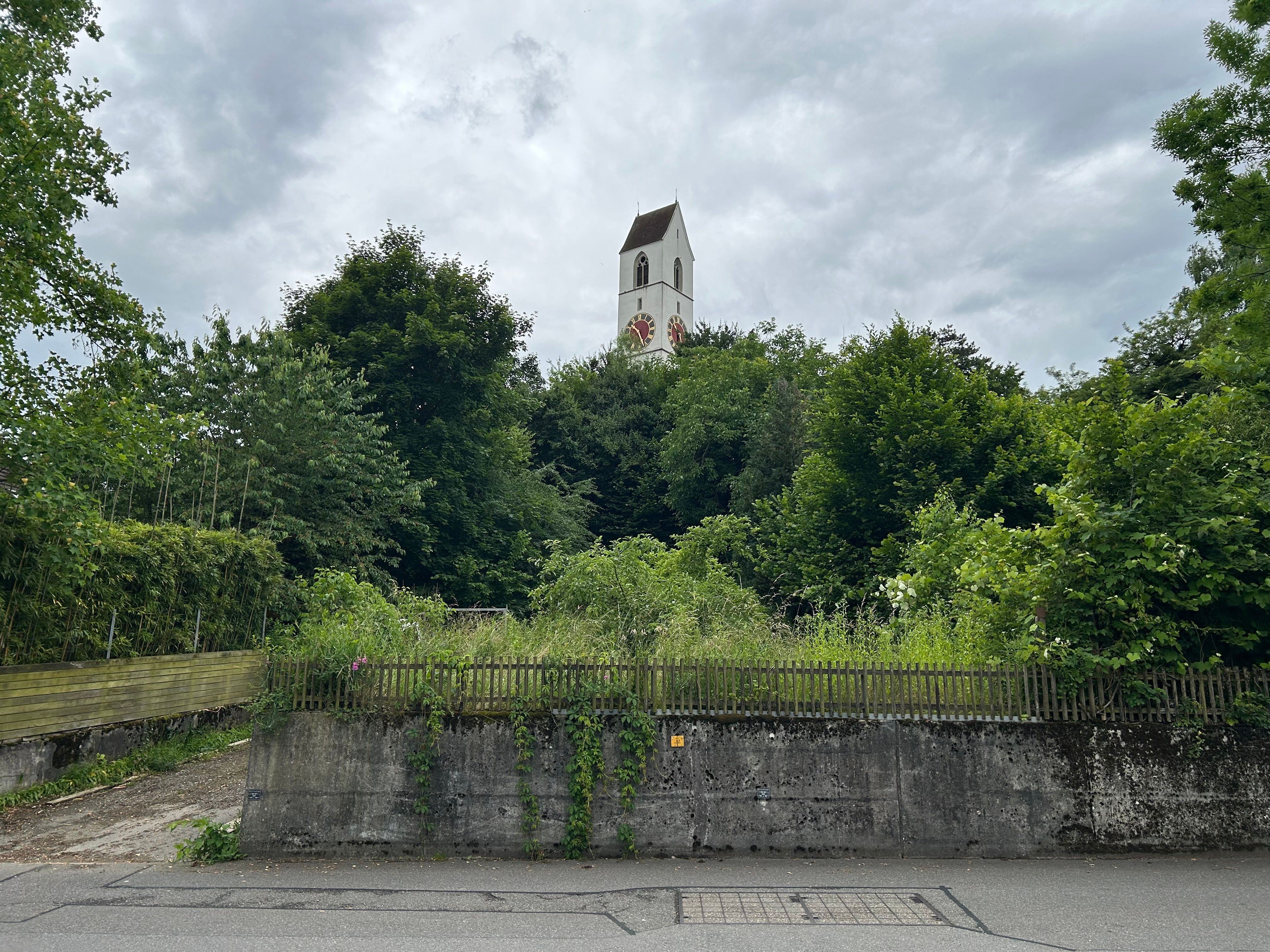 Um-Wertverlust-vorzubeugen-Kirchgemeinde-will-fast-950-Quadratmeter-Bauland-verkaufen