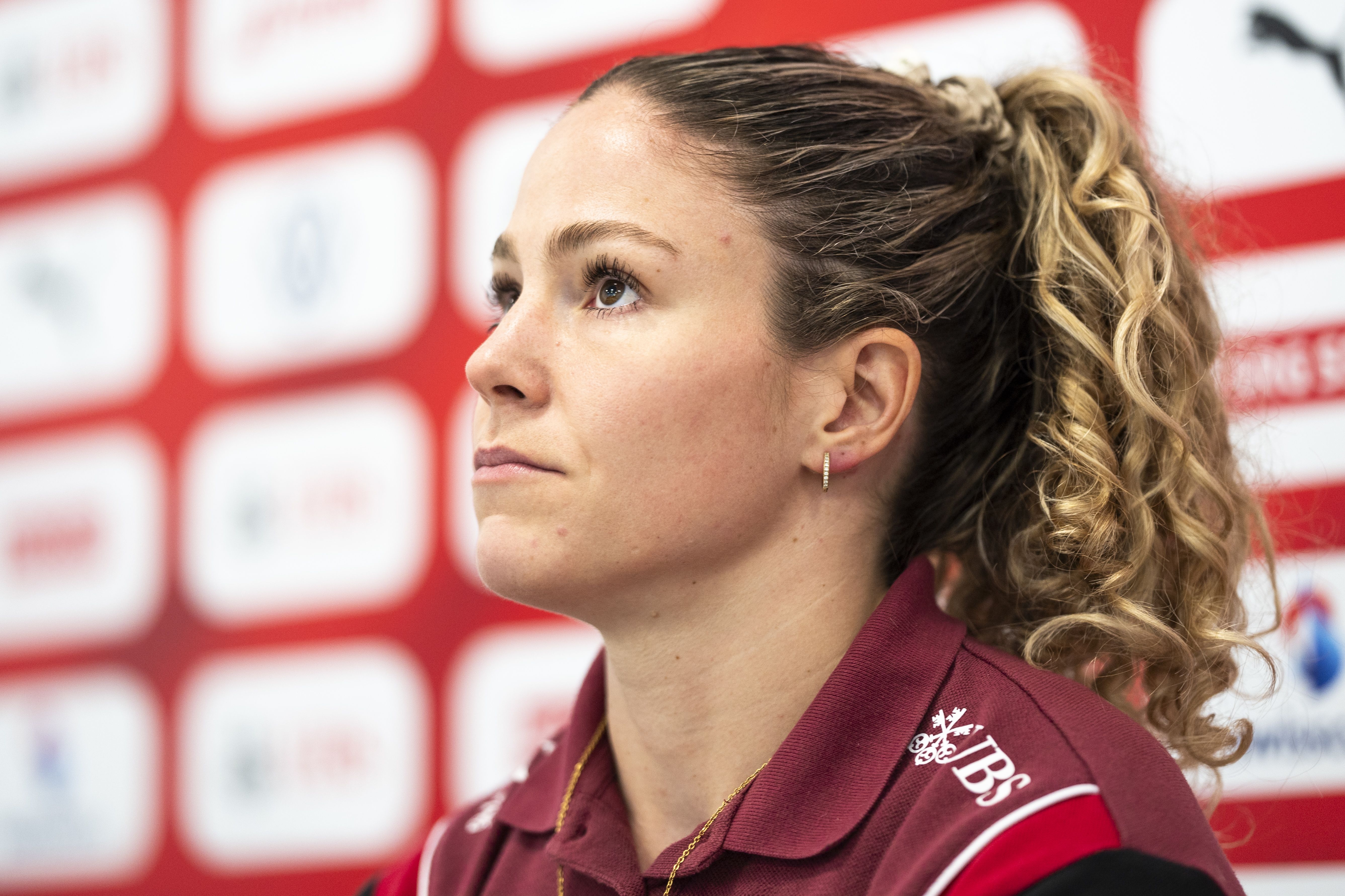 Alarm-bei-der-Schweizer-Nati-Was-ist-nur-mit-Abwehrchefin-Luana-B-hler-los-