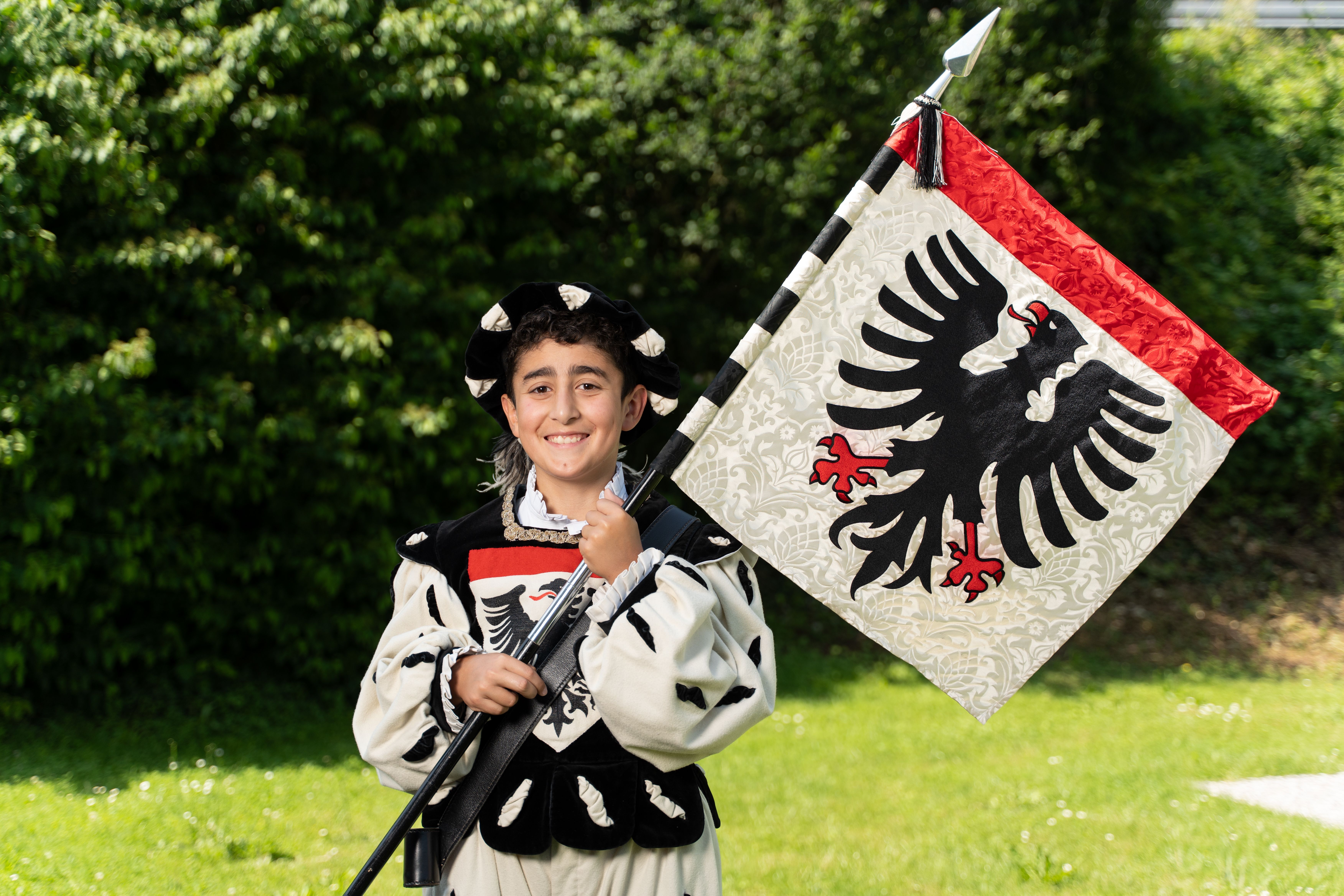 -Jetzt-haben-wir-eine-Schatzkiste-daheim-eine-ungew-hnliche-Kost-mprobe-f-r-den-Maienzug