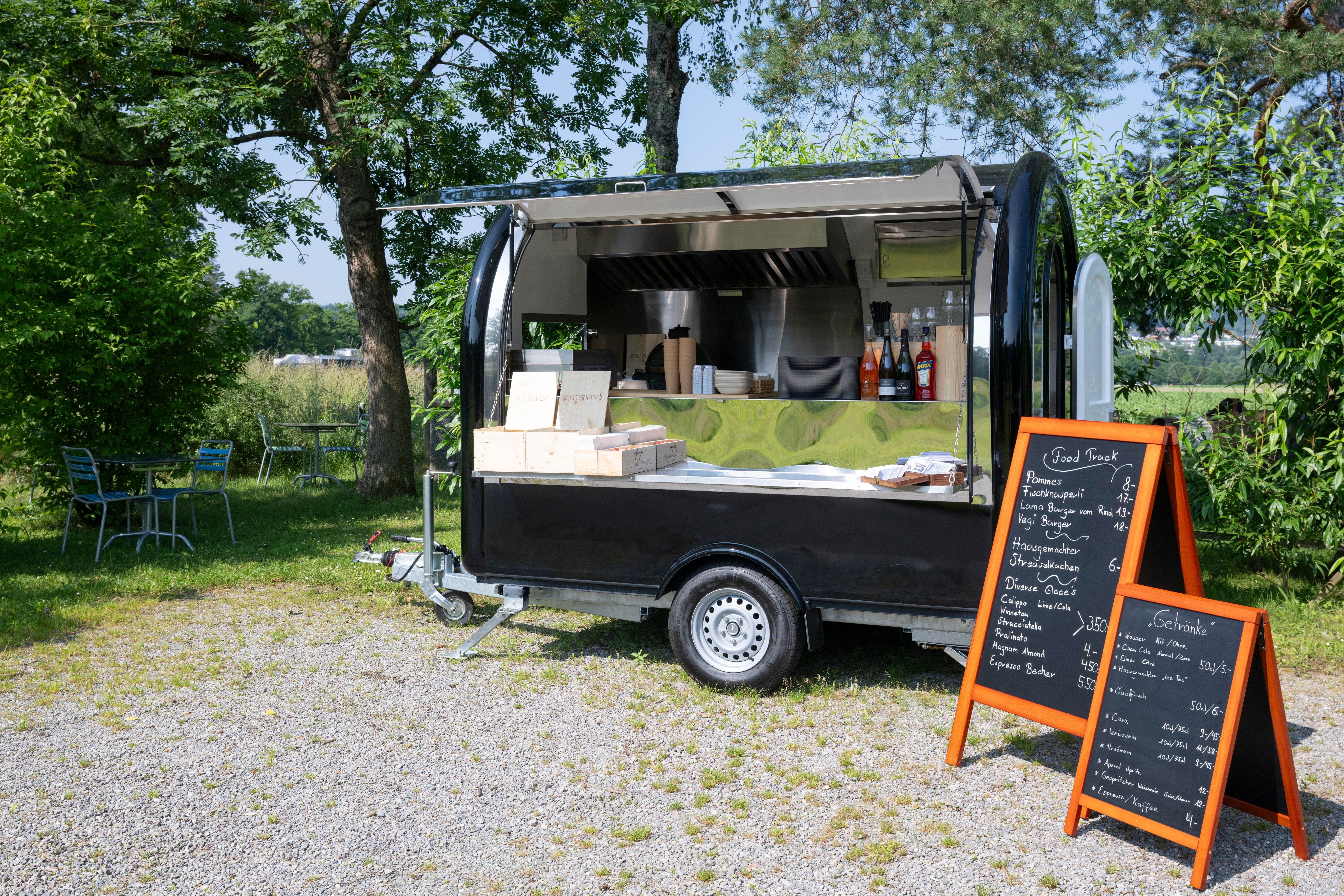 Foodtruck-beim-Restaurant-Fahr