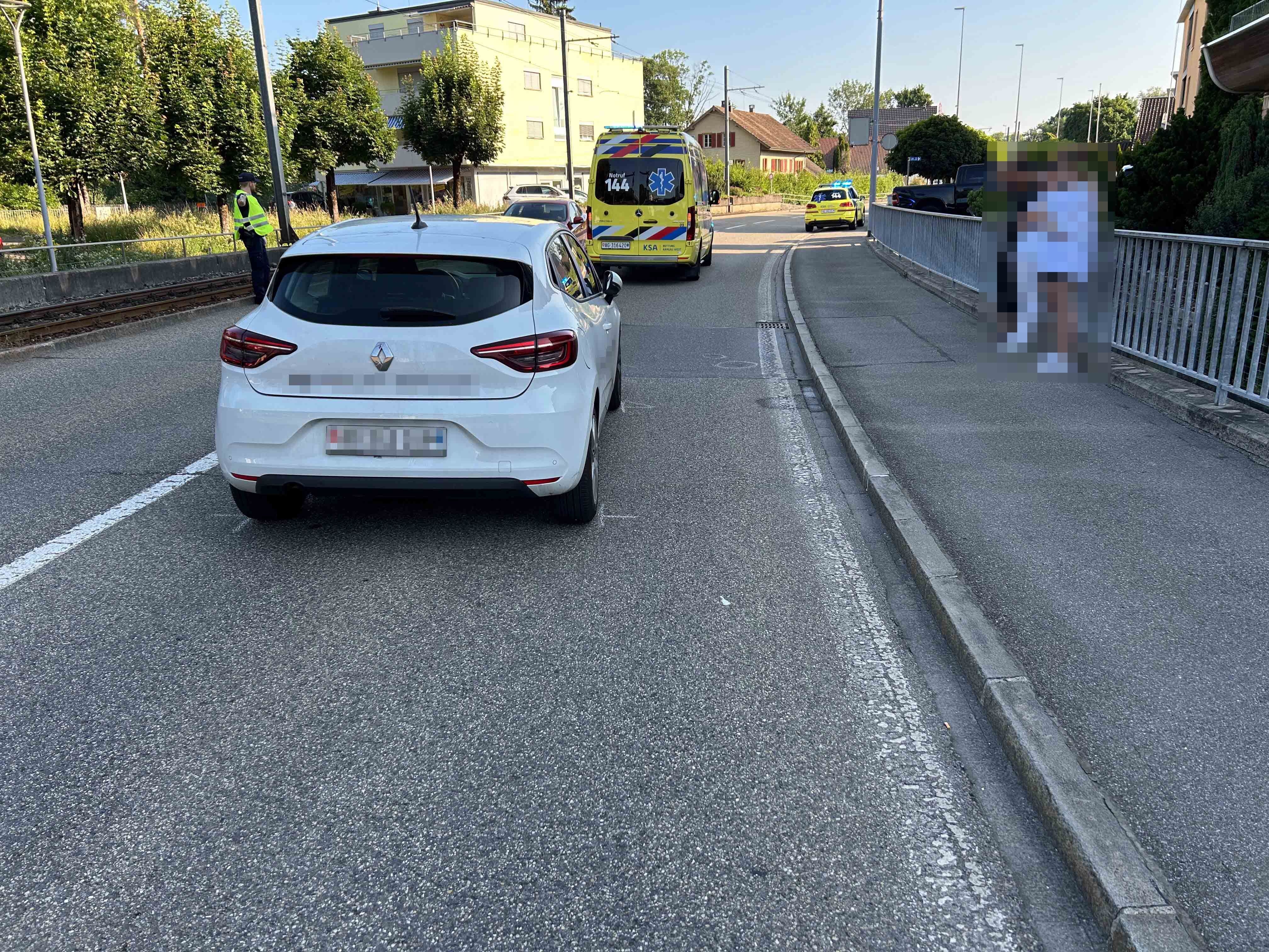 Fussg-nger-durch-Kollision-mit-Auto-schwer-verletzt