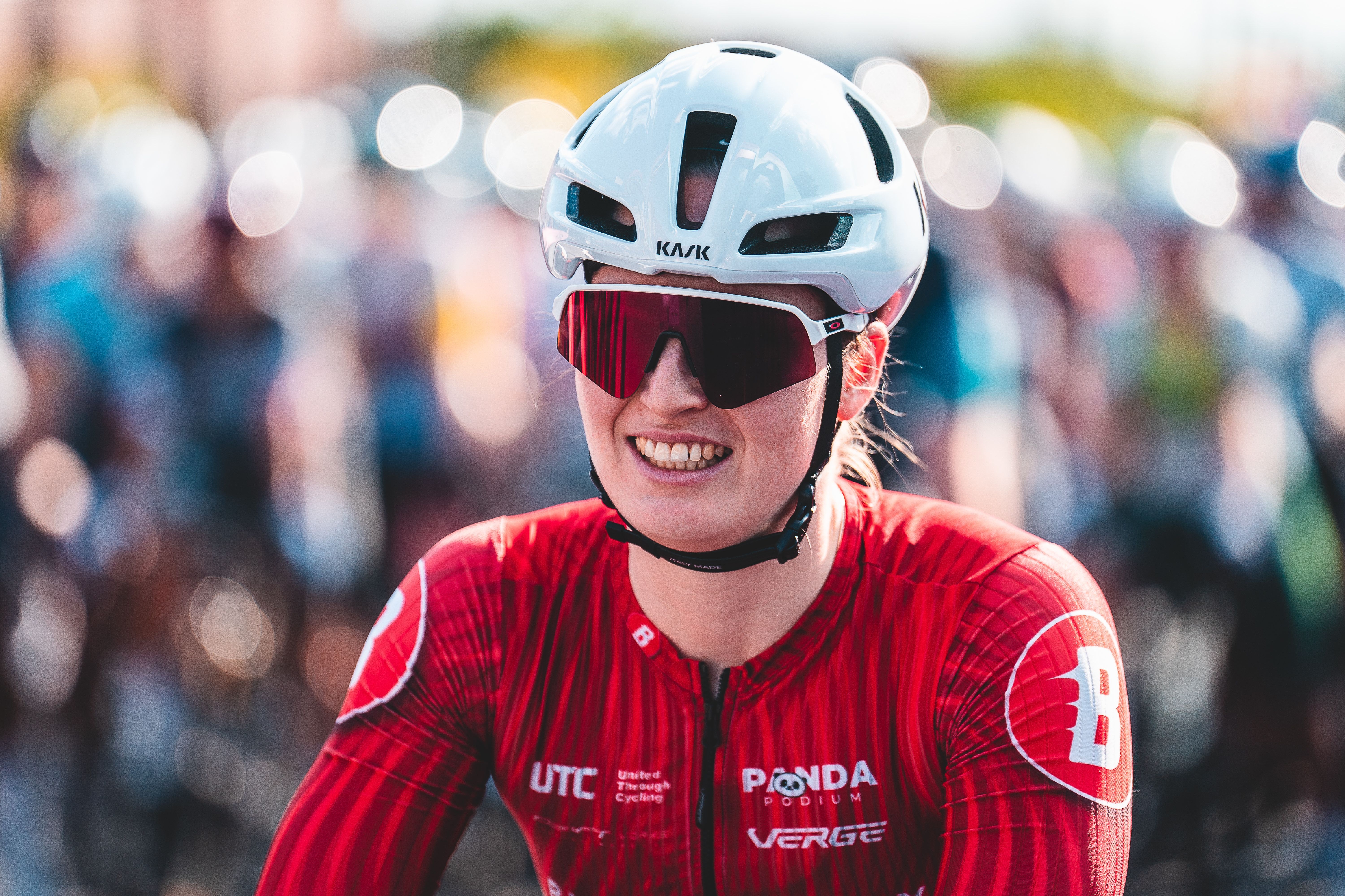 -Ich-hatte-blaue-Ellbogen-obwohl-ich-nicht-gest-rzt-bin-Die-Bahnfahrerin-Aline-Seitz-macht-in-den-USA-krasse-Erfahrungen