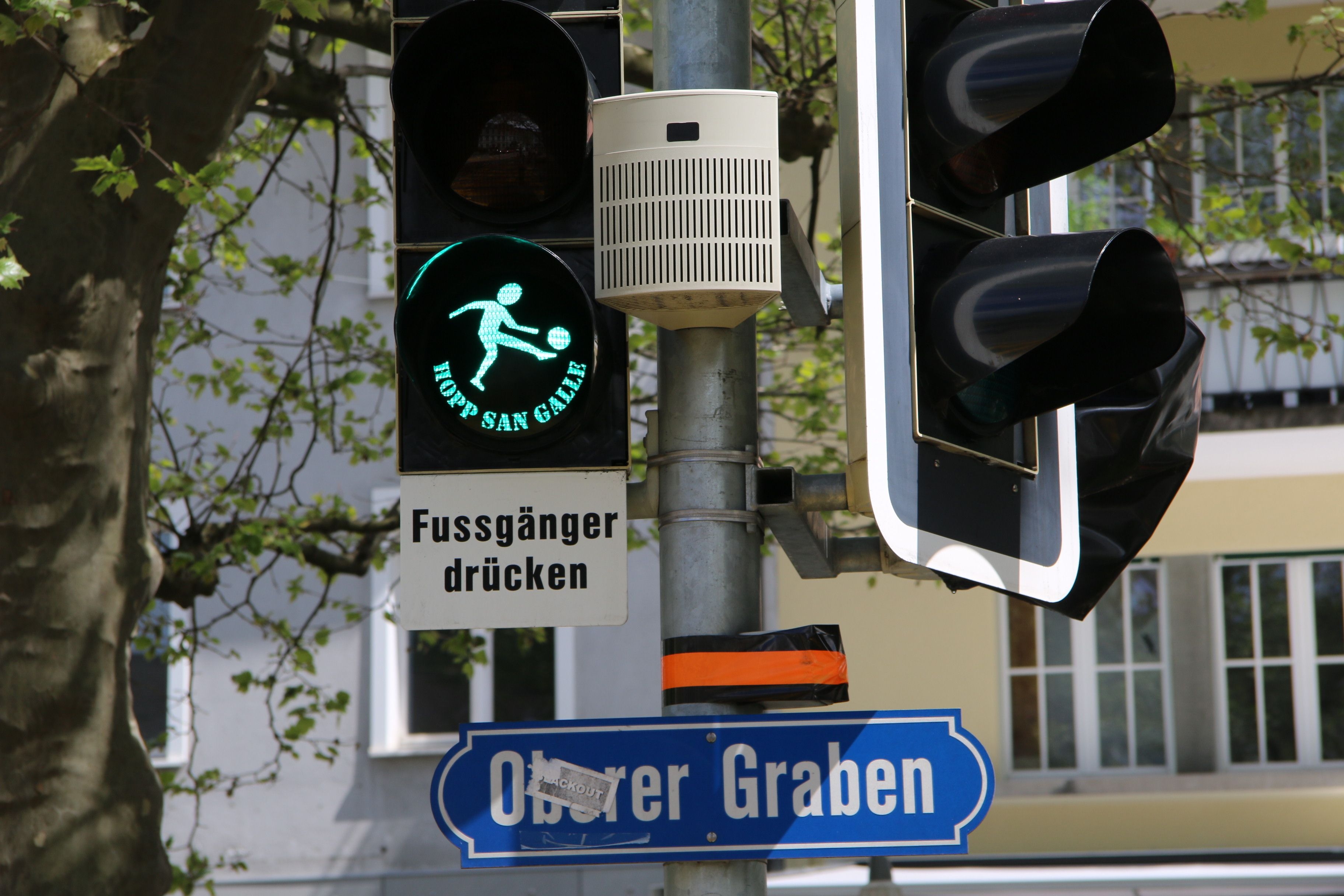 -In-Basel-gelten-die-gleichen-Bestimmungen-wie-bei-uns-Dennoch-wird-in-St-Gallen-w-hrend-der-Frauenfussball-EM-auf-die-Kickerin-auf-Ampeln-verzichtet