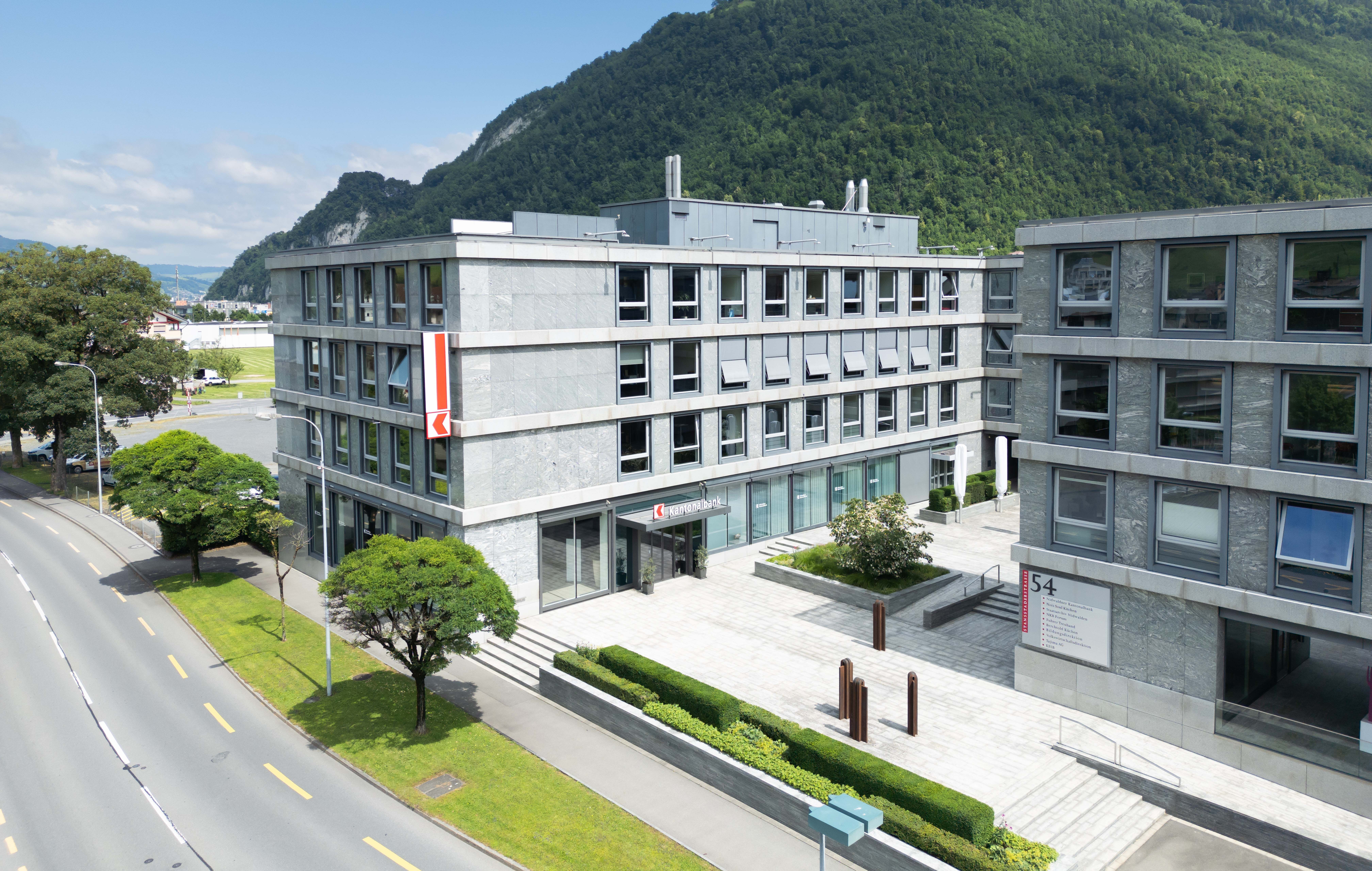 Kantonalbank-schreibt-zweitbestes-Halbjahresergebnis
