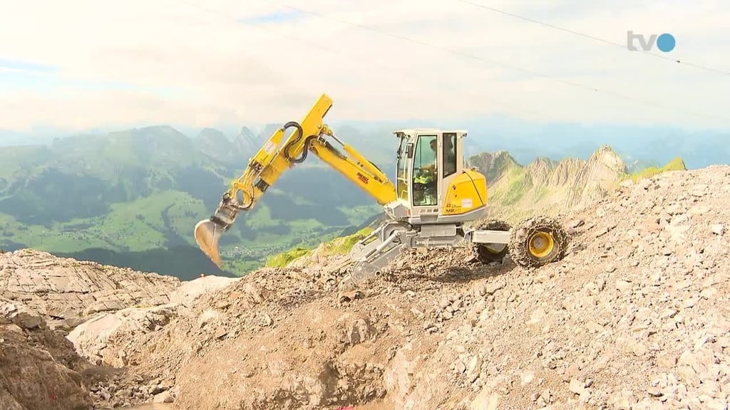 Mit dem Menzi-Muck am Abgrund: Besuch auf der spektakulären Säntis-Baustelle