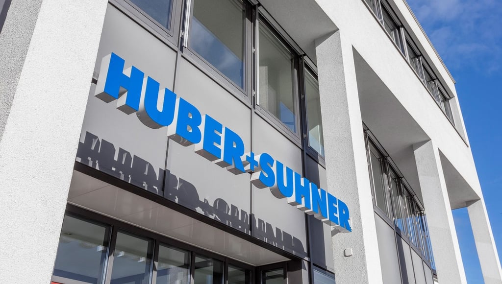 Huber + Suhner profitiert von KI-Boom und eröffnet Werk in Polen