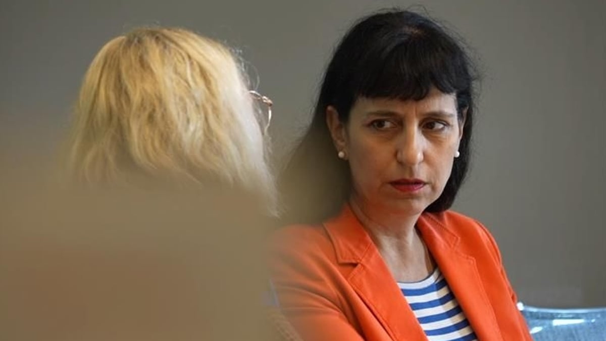 Sonntagsarbeit belastet die Gesundheit: Allianz-Studie warnt vor Lockerungen
