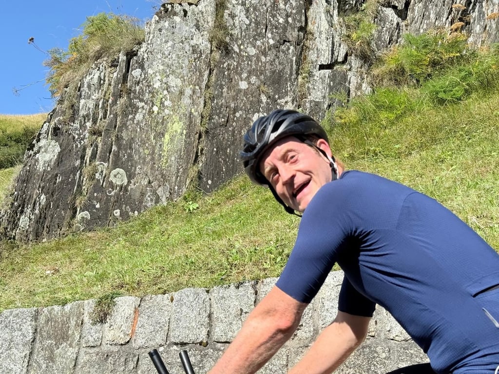 Wahnsinns-Rekord: Dieser Hobby-Sportler fährt auf dem Velo in 27 Stunden durch alle Schweizer Kantone