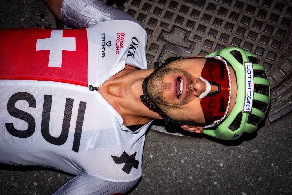 Showeinlagen, Tränen und getröstet von Van der Poel: Das war die WM-Dernière des Dominators Nino Schurter