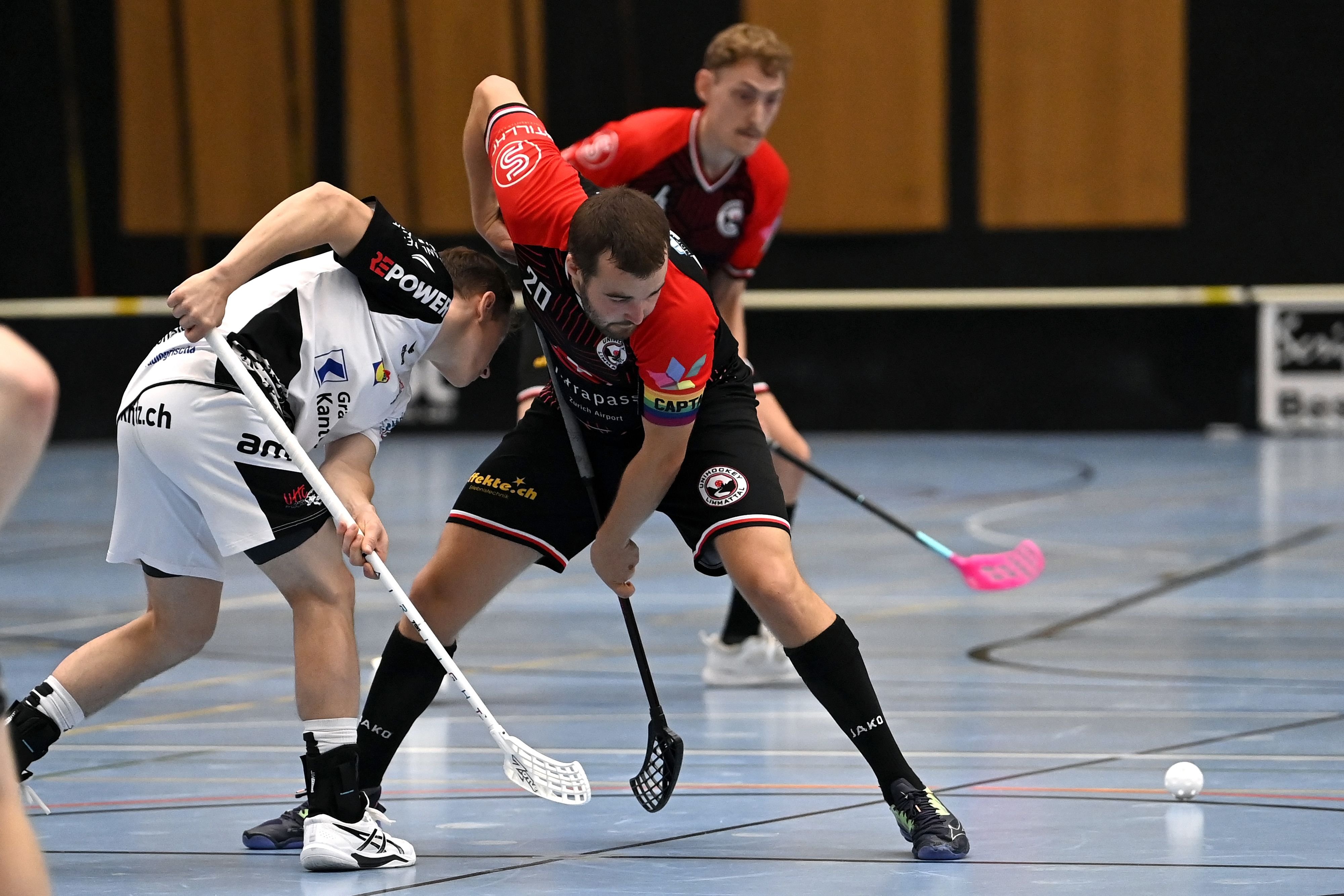 Sieg-in-19-Tore-Spektakel-Unihockey-Limmattal-sendet-Lebenszeichen