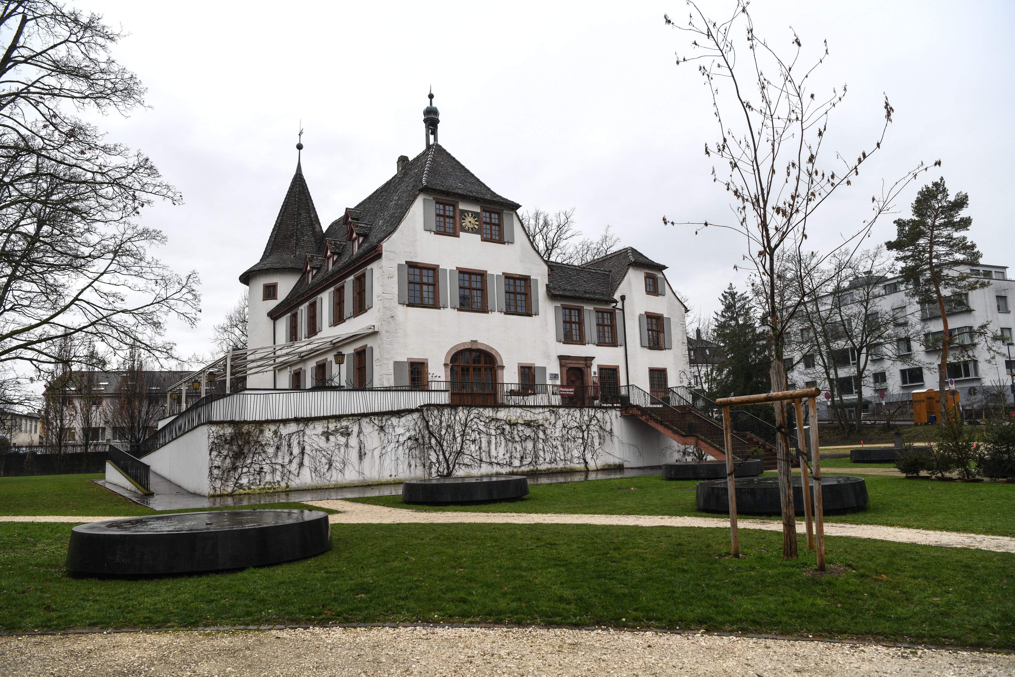 P-chterwechsel-und-Umbau-im-Schloss-Binningen
