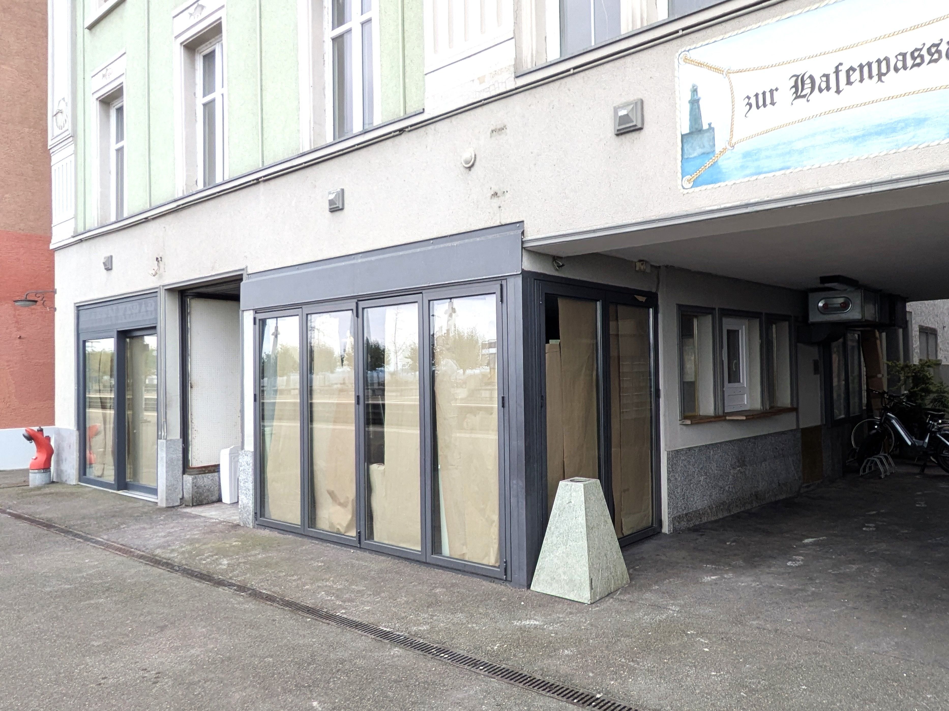 Kaffee-statt-Kebab-Am-Rorschacher-Hafenbahnhof-gibt-es-nun-eine-B-ckerei-ein-zweites-Lokal-folgt-n-chstes-Jahr