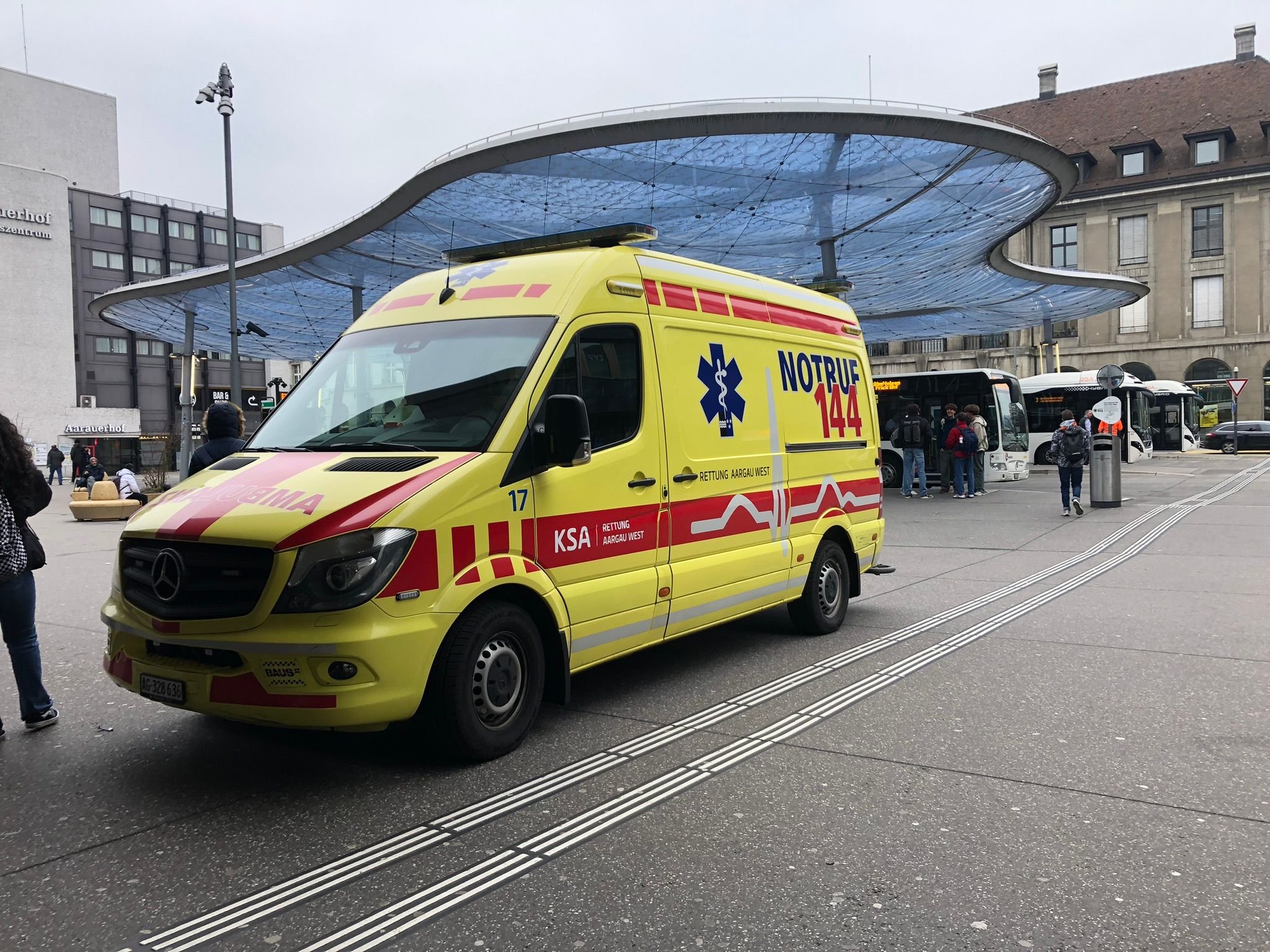 Obergericht-verurteilt-Messerstecher-vom-Aarauer-Bahnhofplatz-es-war-doch-keine-Notwehr