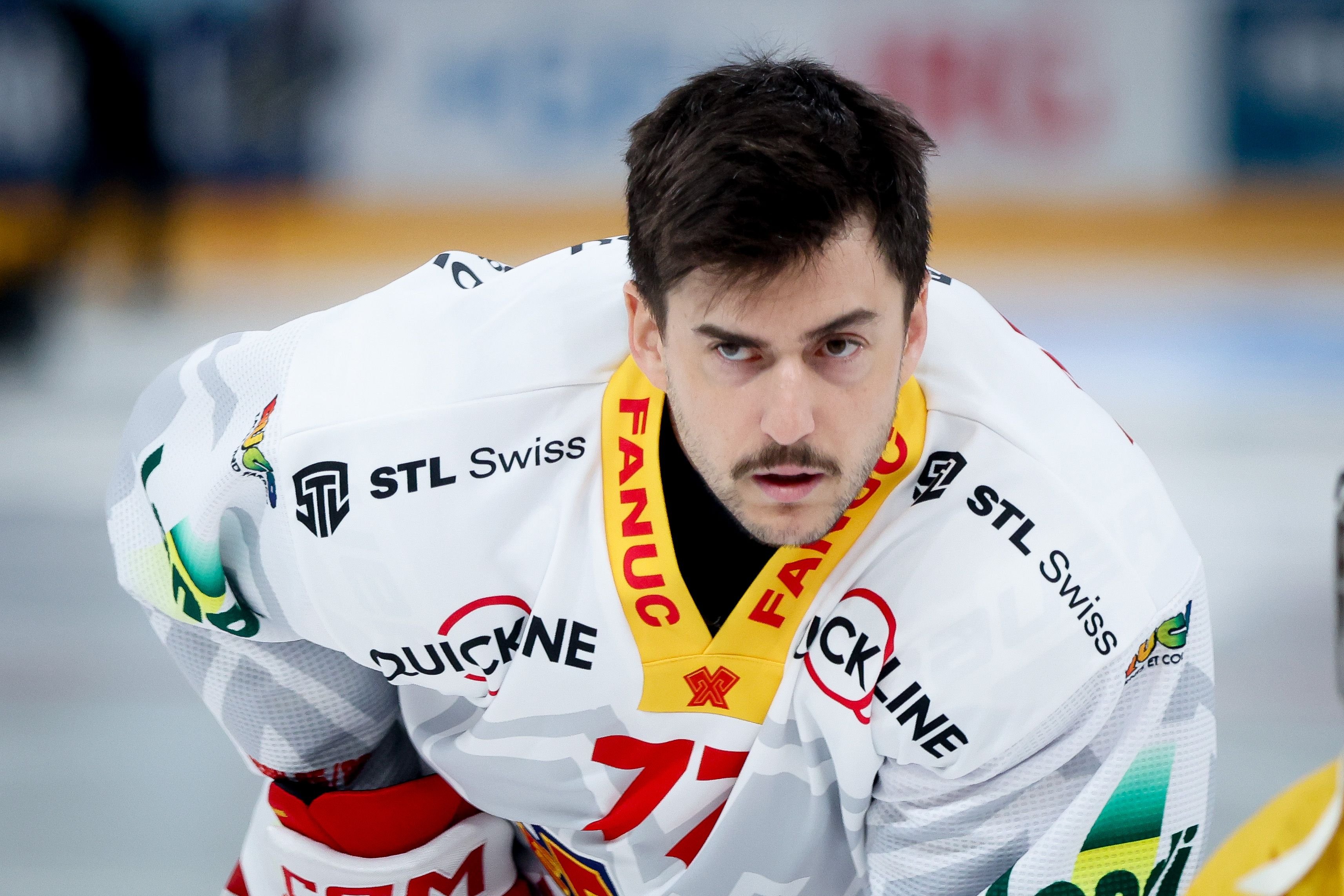 Del-Curto-Knatsch-WM-Silberheld-und-Mafia-Methoden-Der-Aargauer-Robin-Grossmann-in-der-abenteuerlichen-Welt-des-Eishockeys