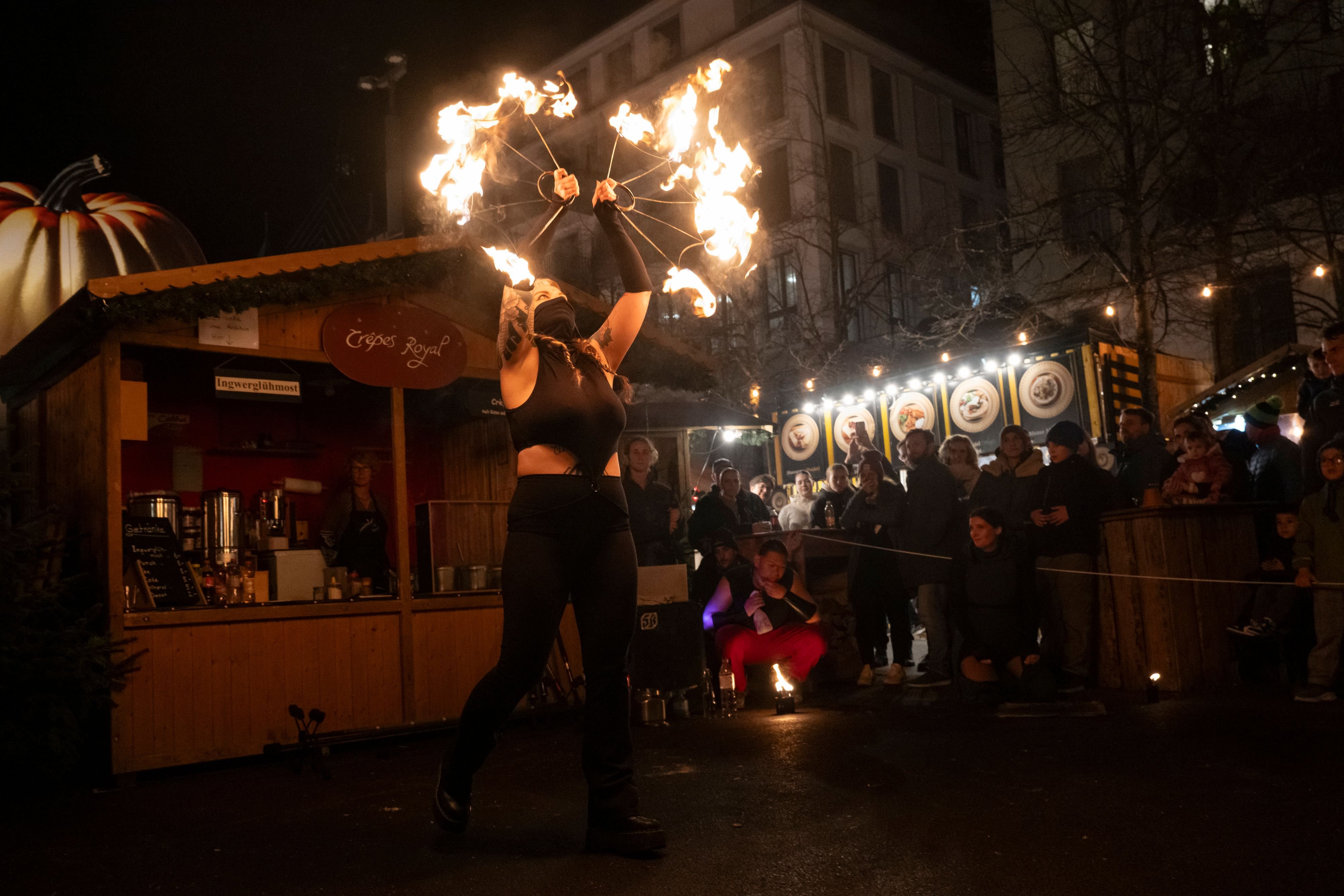 Wunderdorf-er-ffnet-die-Weihnachtssaison-die-sch-nsten-Bilder-des-ersten-Abends