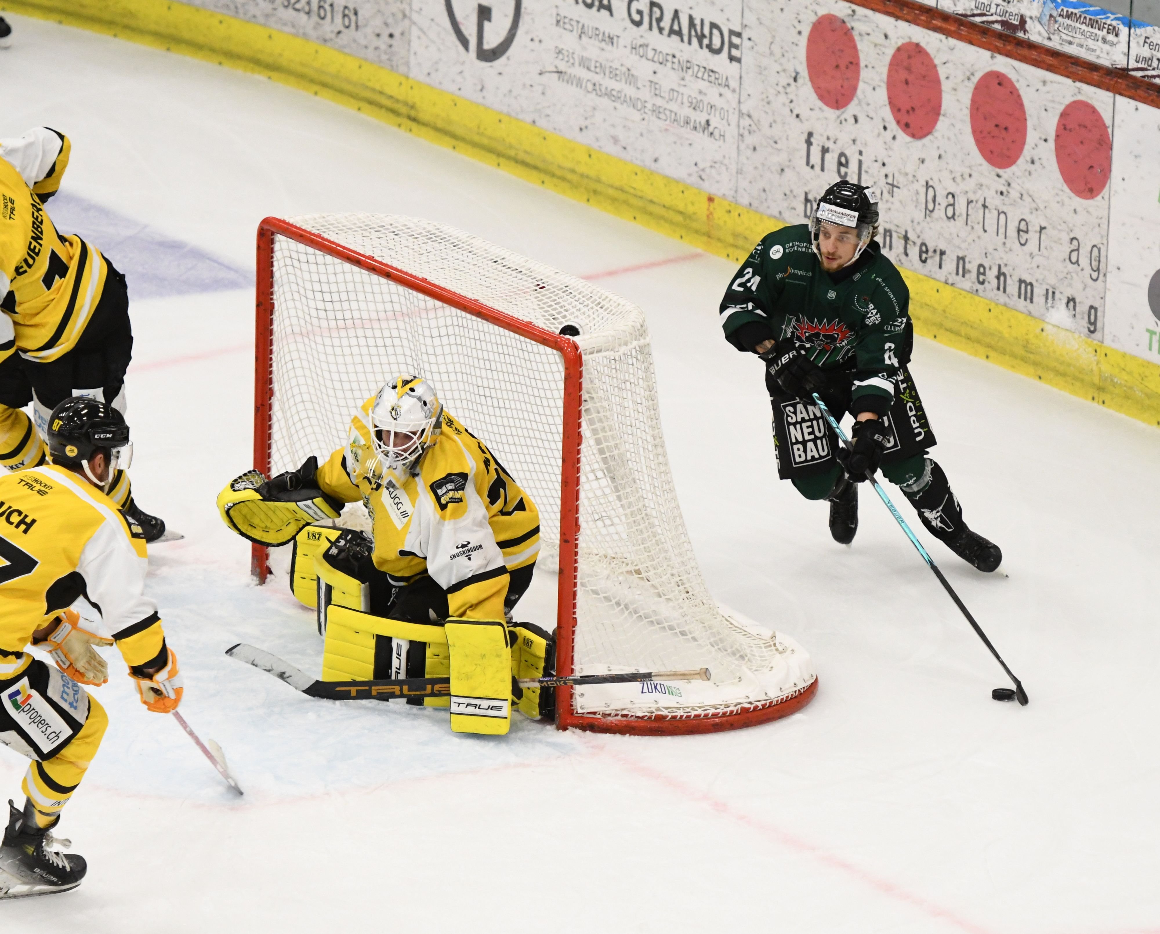 Der-EC-Wil-schl-gt-den-EHC-Burgdorf-trotz-Zweitorer-ckstand-mit-8-3-Trainerfrage-ist-weiterhin-nicht-beantwortet