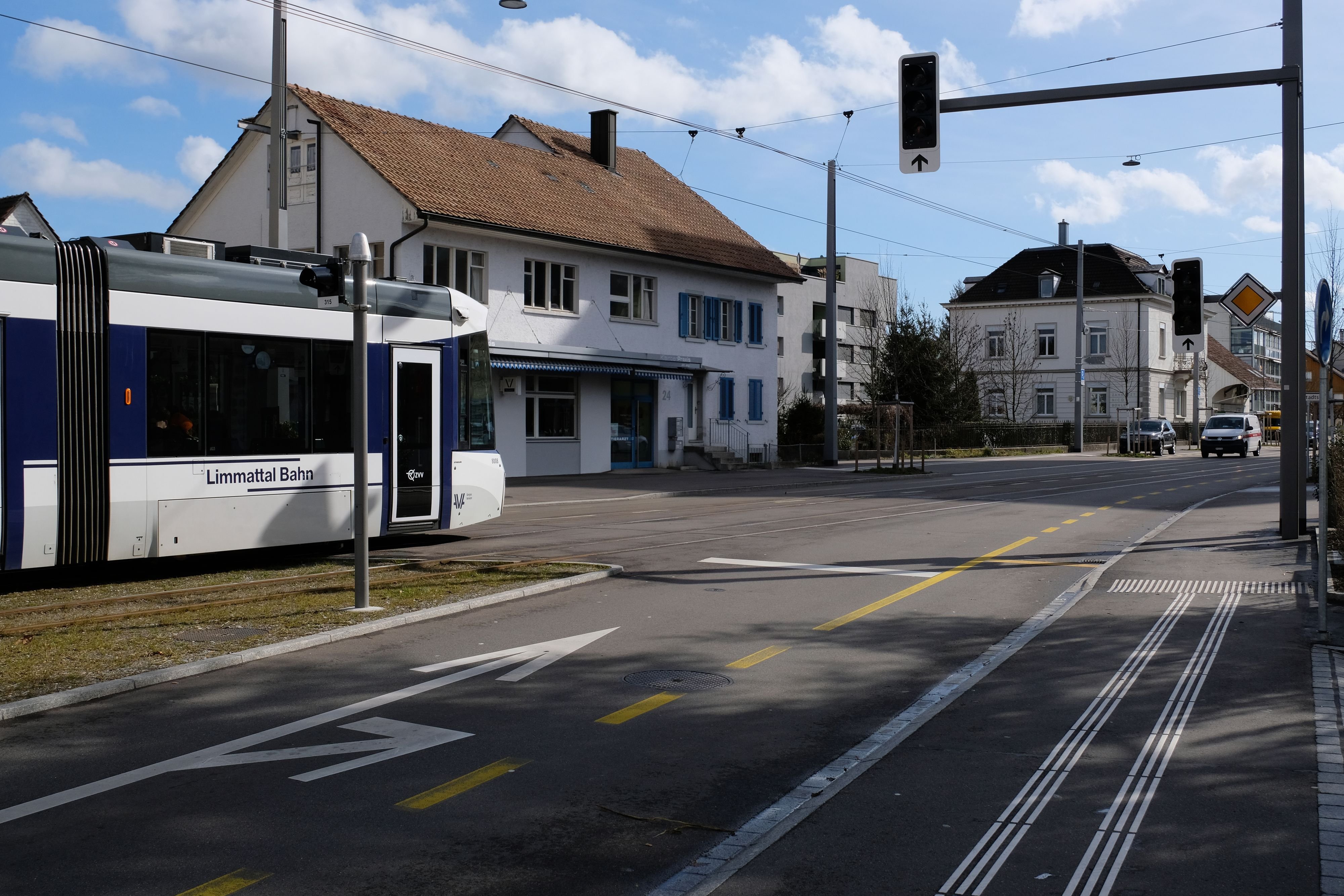 Wenn-zum-Thema-Verkehr-informiert-wird-man-aber-in-eben-diesem-feststeckt