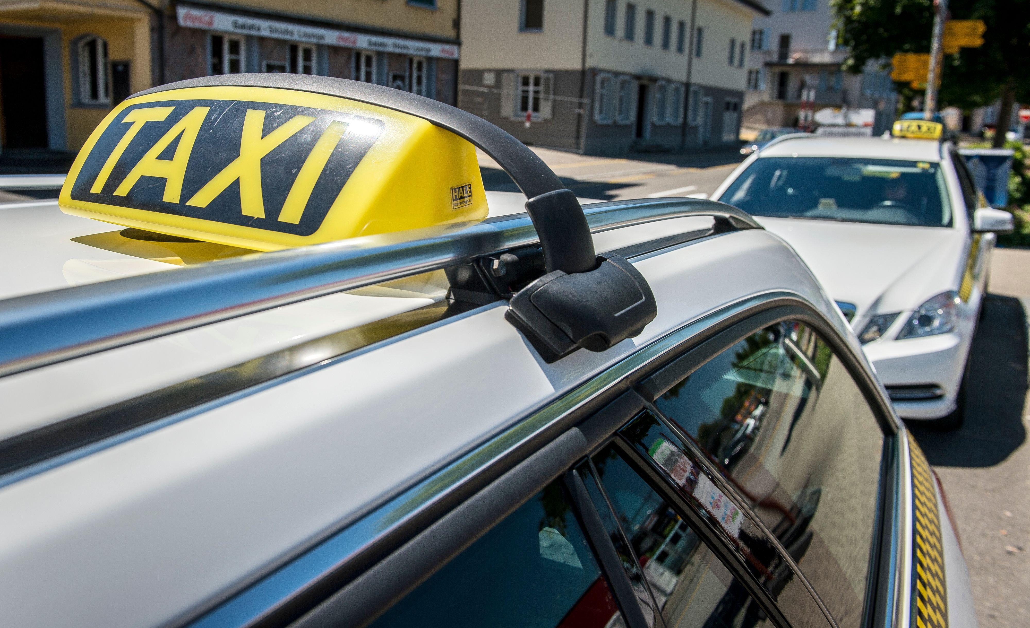 -Was-wenn-ein-Besoffener-ins-Auto-kotzt-Das-halten-Ostschweizer-Chauffeure-von-selbstfahrenden-Postauto-Taxis