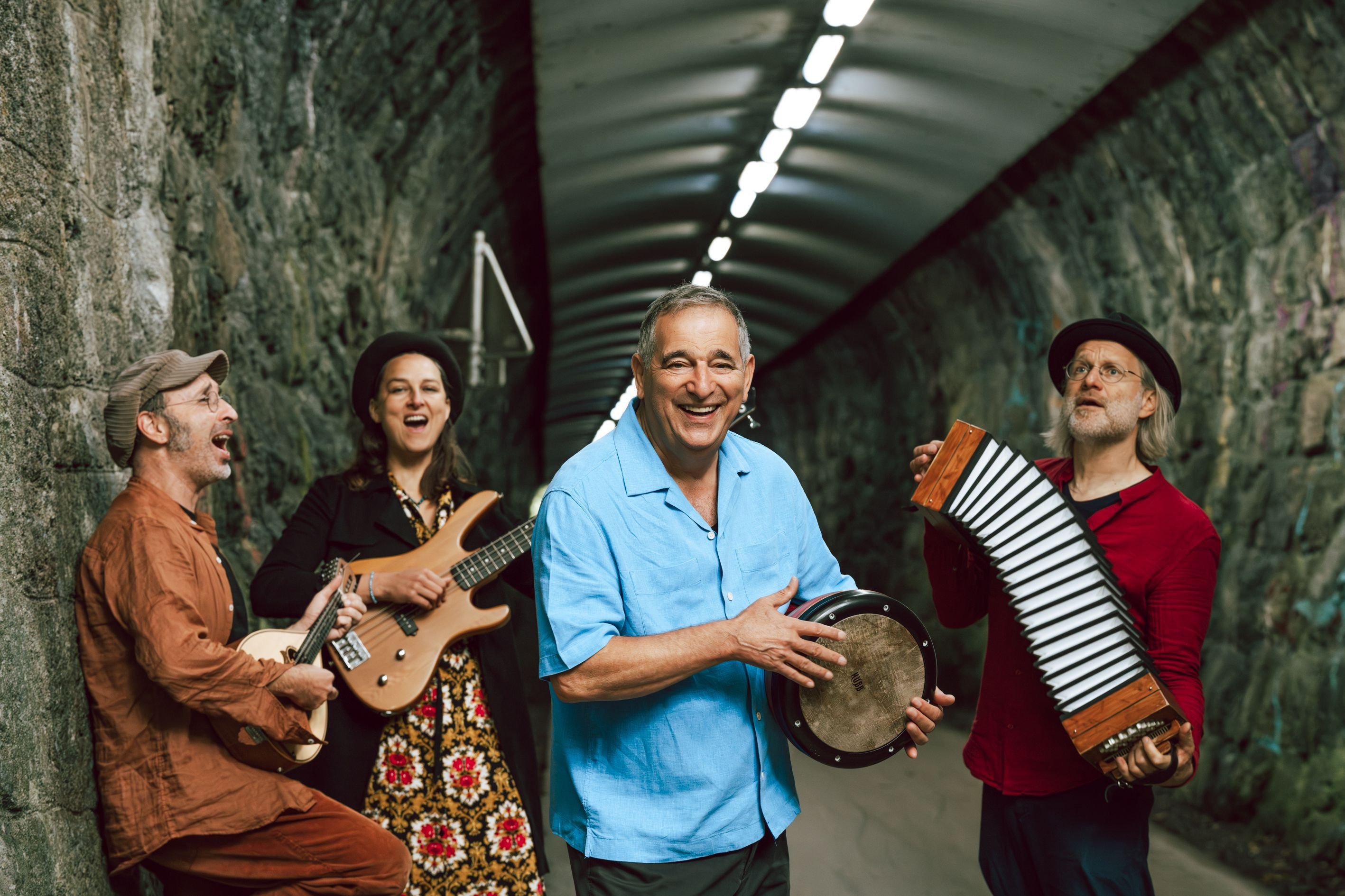 internationales-ensemble-im-st-galler-pfalzkeller-talk-show-zur-halbierungsinitiative-im-st-galler-palace