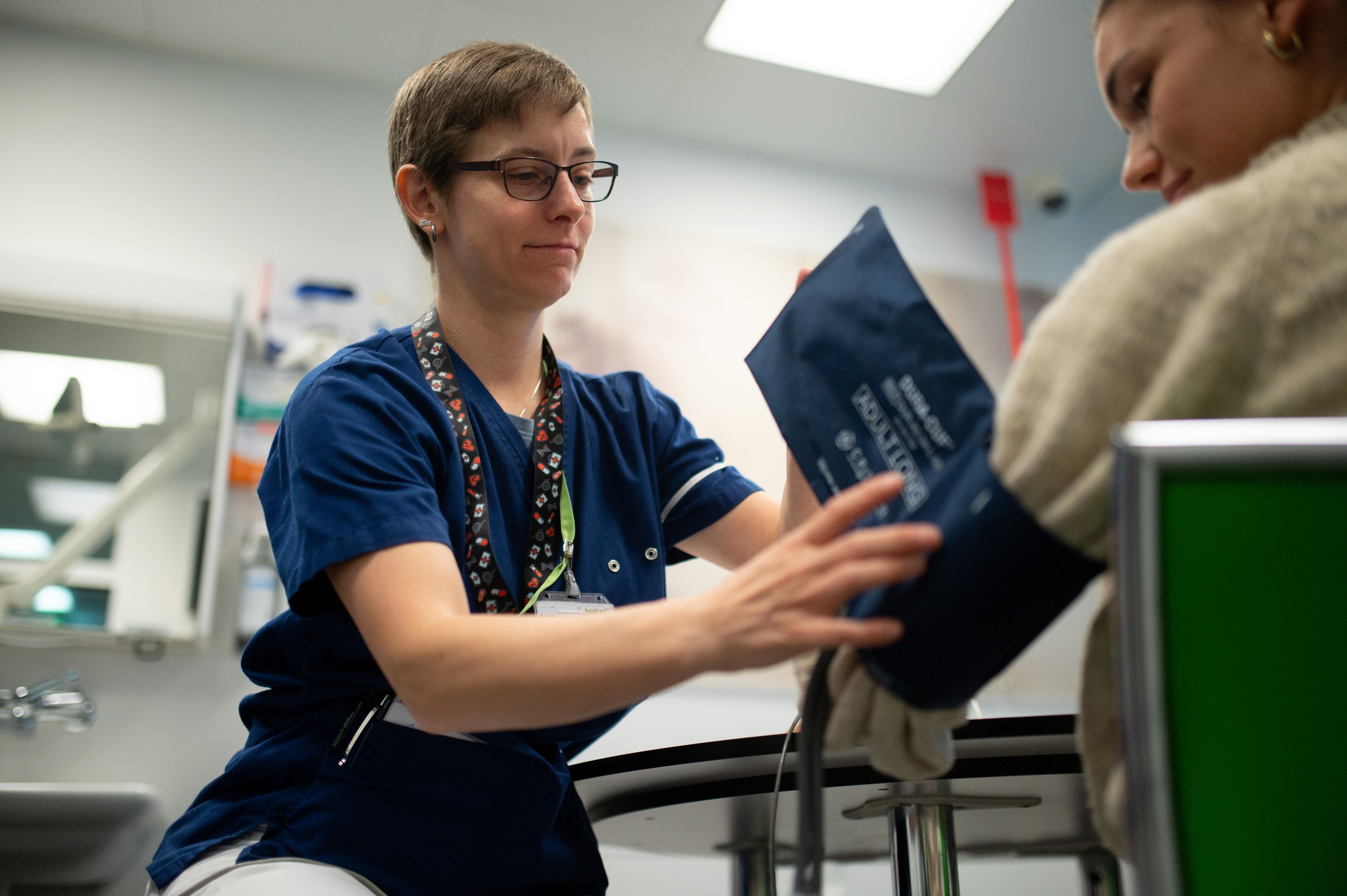 Zwischen-Schluckauf-und-Schlaganfall-Wer-im-St-Galler-Notfallzentrum-warten-kann-und-wer-nicht