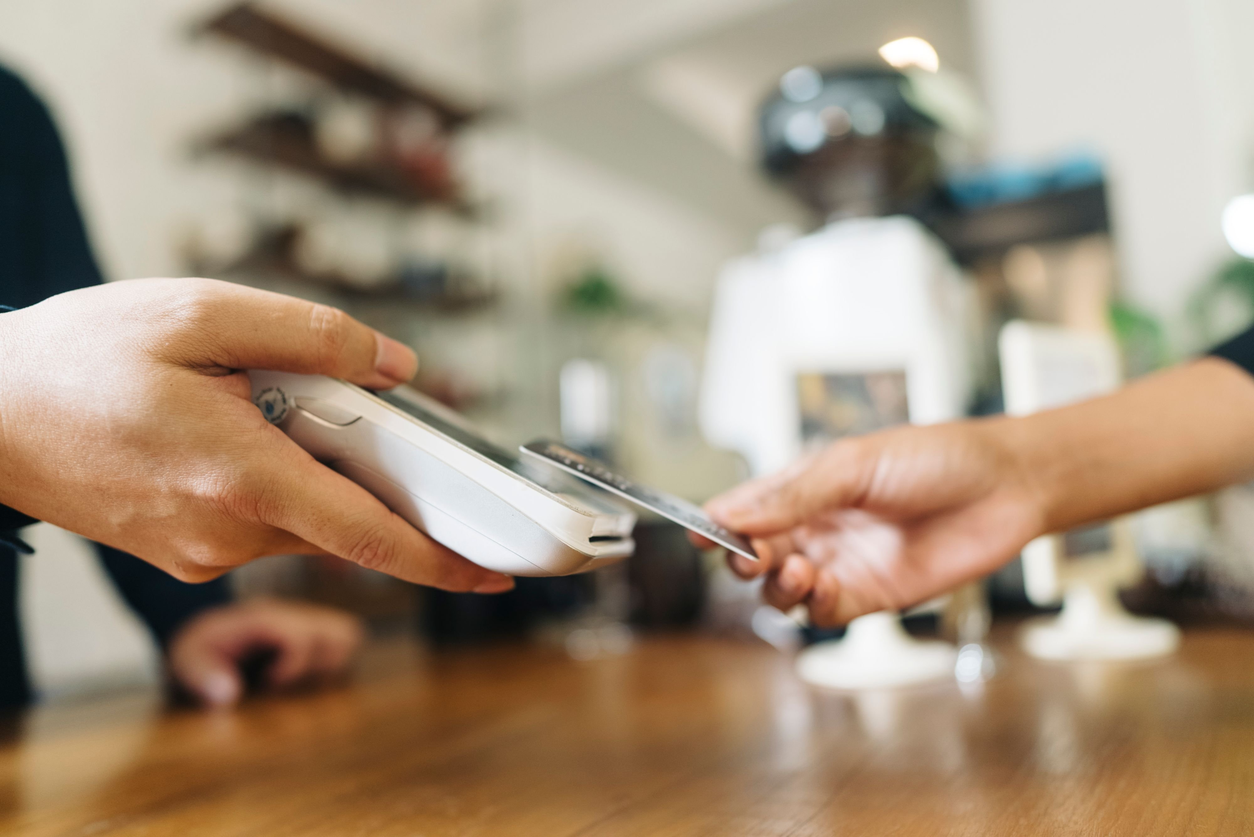 Kunden-aufgepasst-Zahlen-mit-Karte-wird-bald-komplizierter