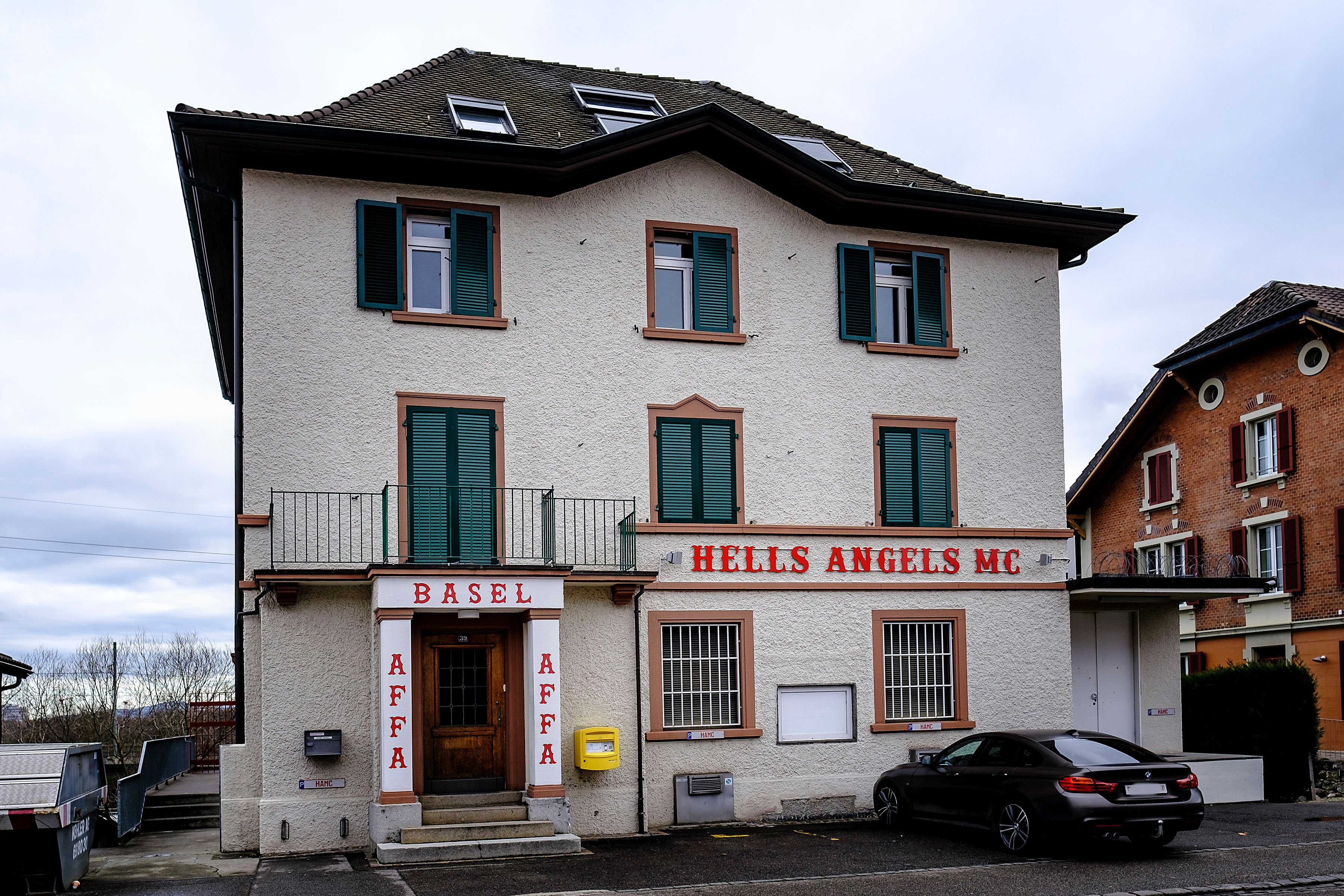 Trotz-Teilfreispruch-Ehemaliger-Baselbieter-Polizist-und-Hells-Angel-Freund-zieht-Urteil-weiter