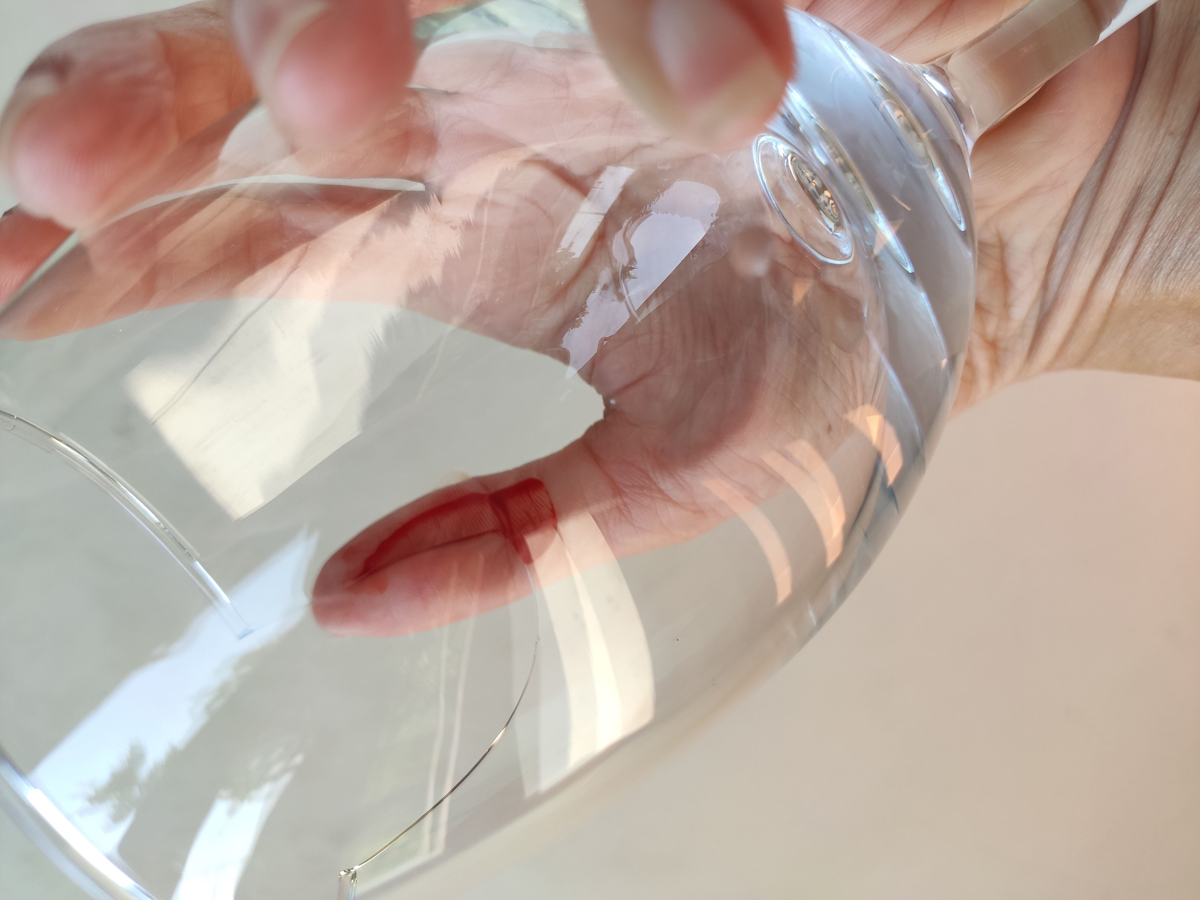 -Hatte-halt-keine-Lust-mehr-zu-reden-Mann-verletzt-Bekannten-mit-zersplittertem-Weinglas-schwer