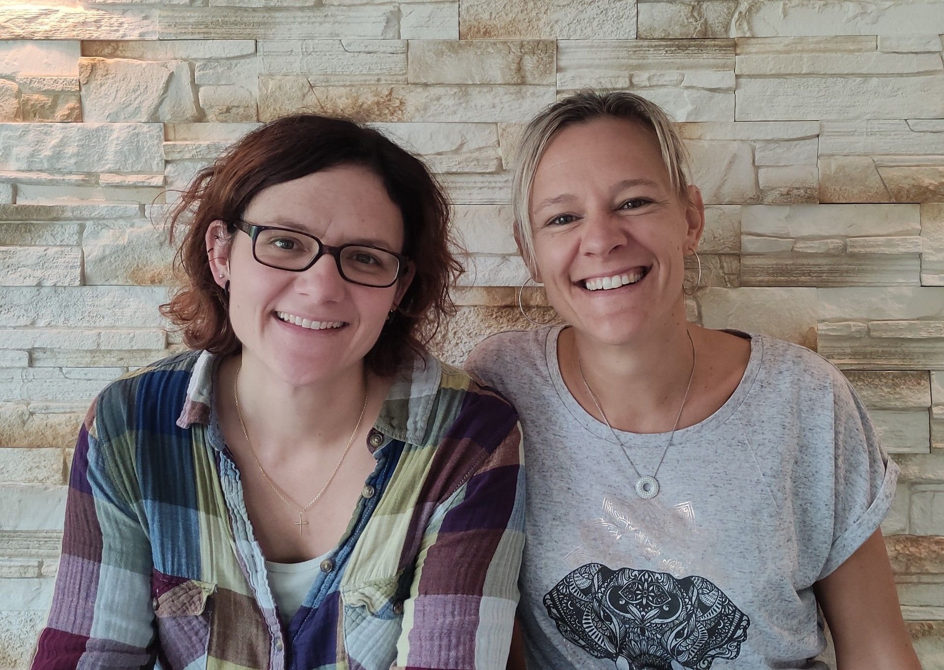 Zwei-Schwestern-aus-Muolen-pflegen-die-Tradition-des-Adventsfensters-andere-D-rfer-finden-aber-kaum-noch-Menschen-die-den-Aufwand-betreiben-wollen