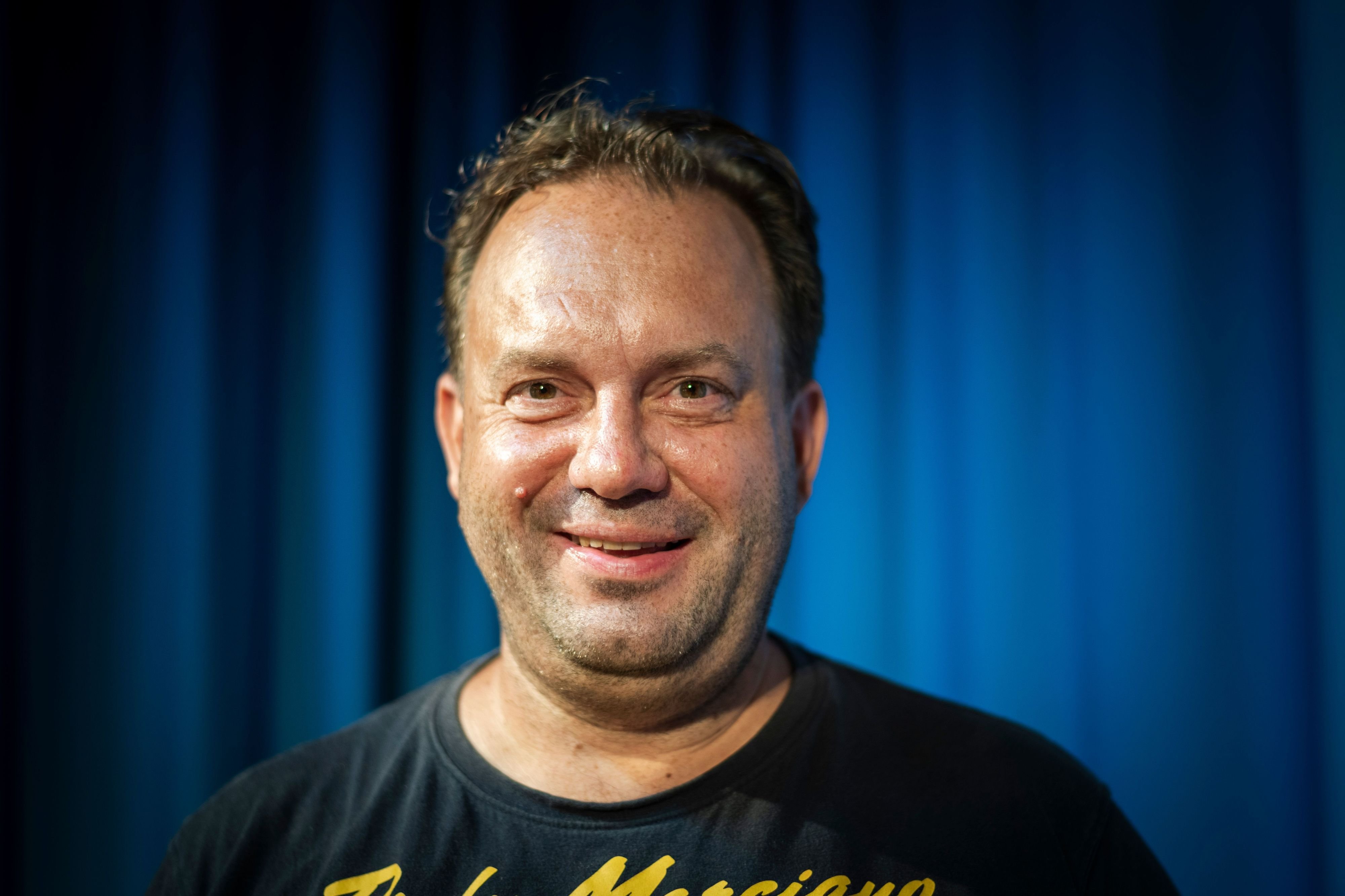 Hereinspaziert-Zusatztickets-f-r-Die-Muskeltiere-in-Frauenfeld-Schlossfestspiele-Hagenwil-mit-Hans-im-Gl-ck-und-Der-Geizige-Halt-auf-Verlangen-Postkarten-Ausstellung-zwischen-B-hler-und-Gais