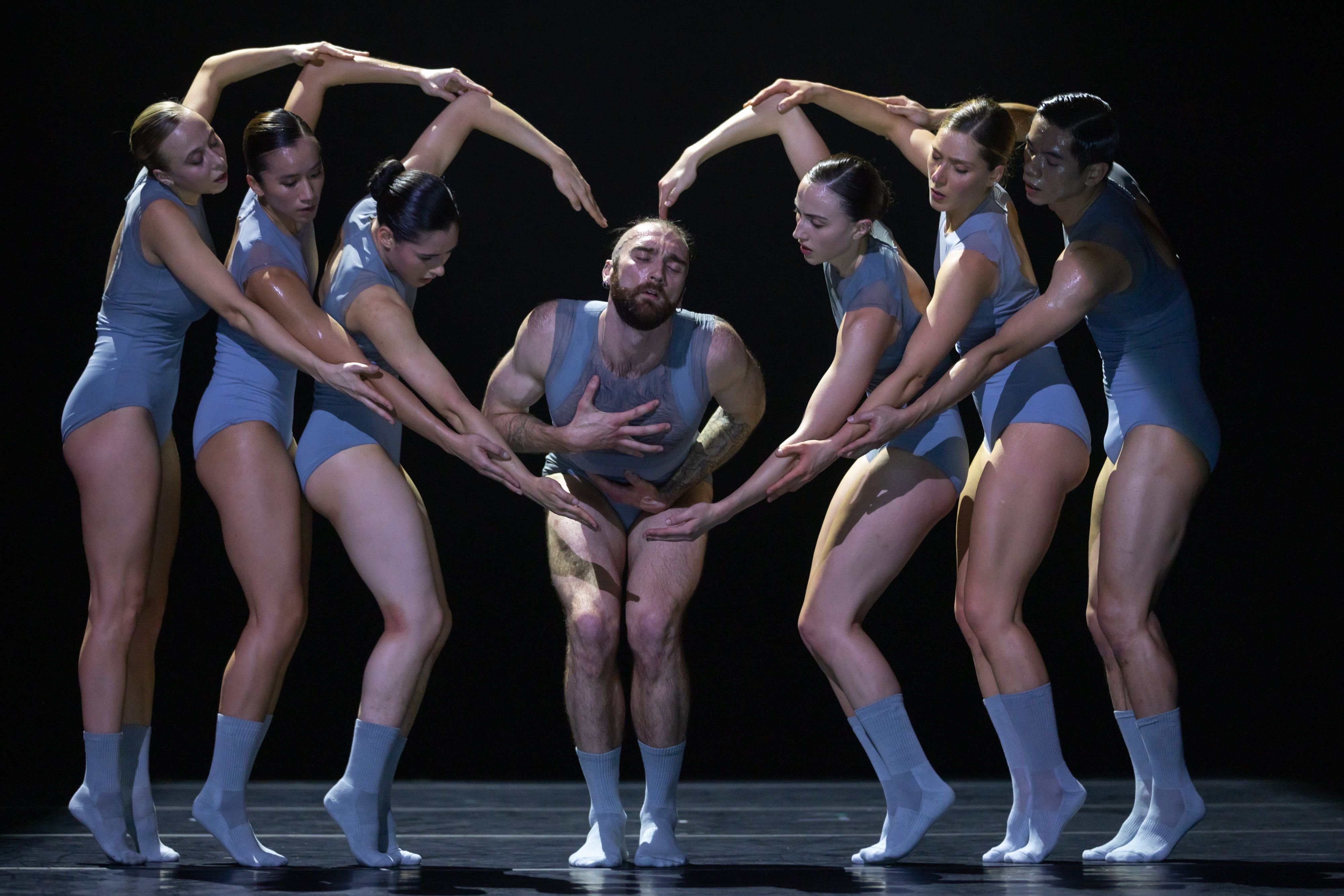 Zwischen-Traum-und-Ekstase-Die-Tanzkompanie-des-Theaters-St-Gallen-zeigt-zwei-St-cke-internationaler-Choreografen