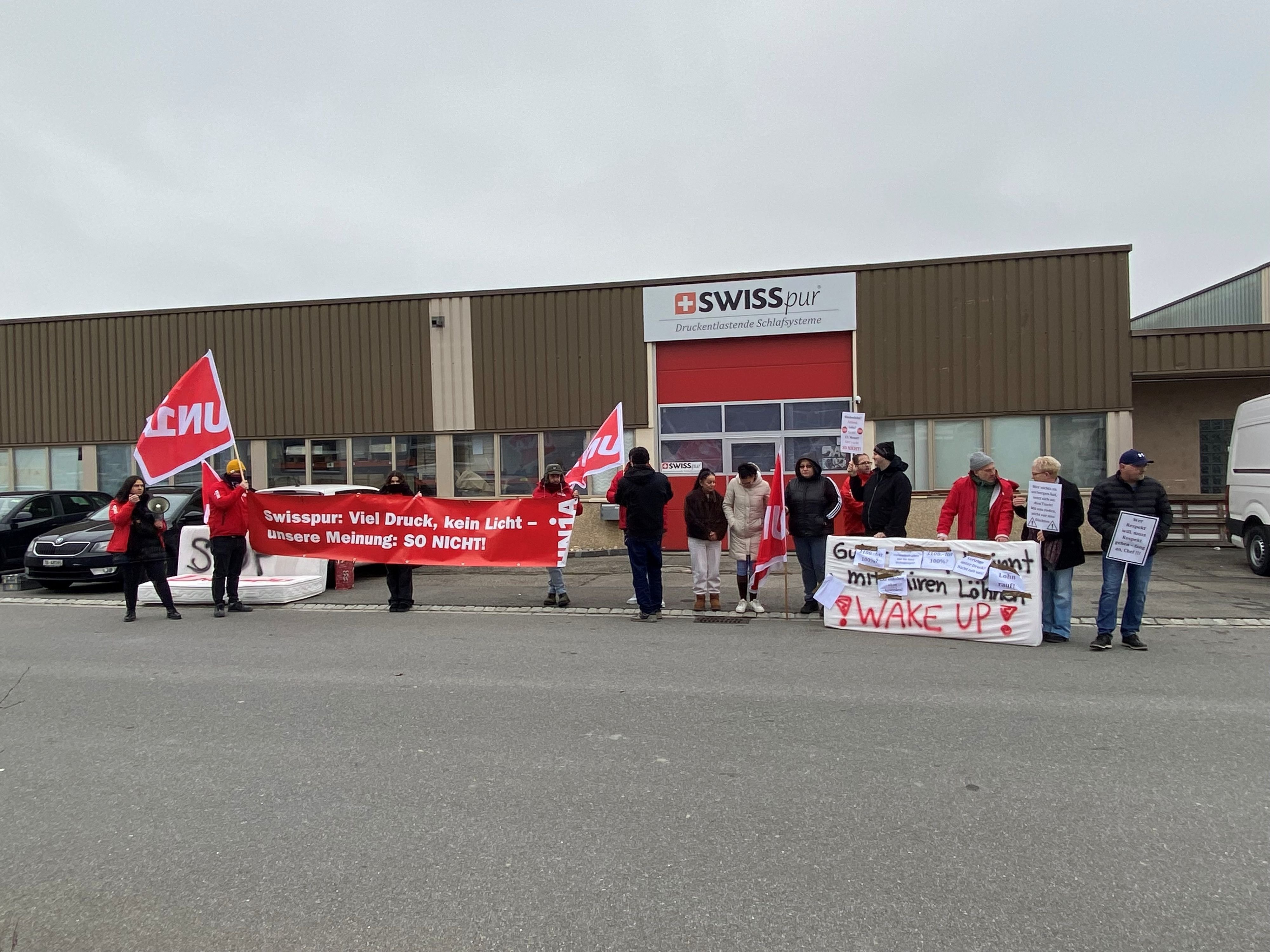 Swisspur: Employees protest against wages and layoffs