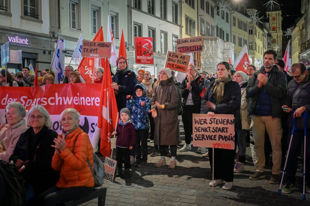 Demos gegen die Sparpakete: Im Waadtland läuft das Staatspersonal Sturm – doch in St.Gallen bleibt der Protest leise