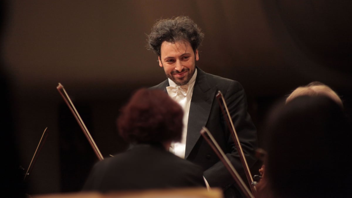 Great elegance with Schumann's Rhenish Symphony in the Tonhalle St ...