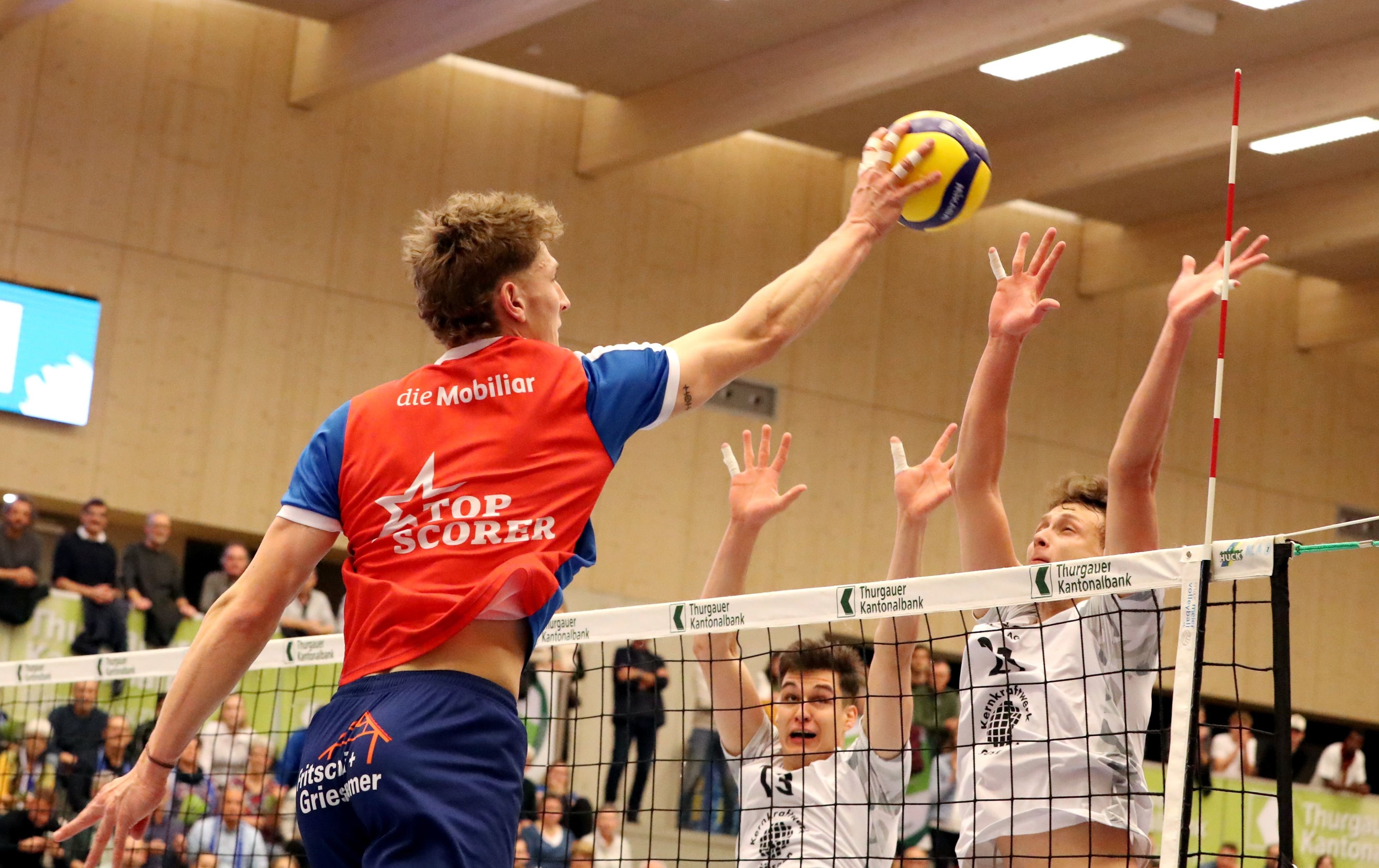 Volley Amriswil remains a force at home, defeating Schönenwerd 3-0
