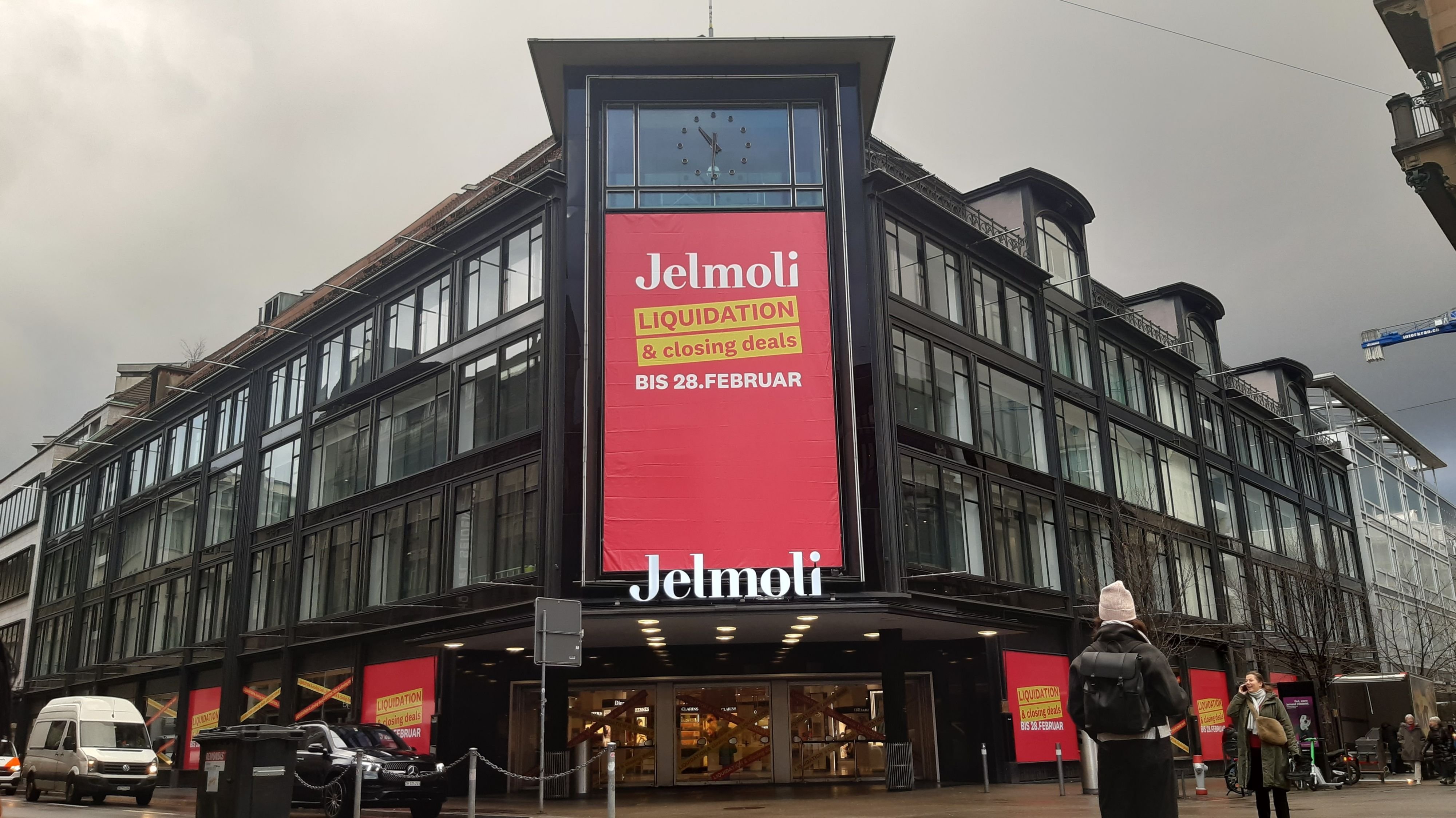 Rottweiler-Jelmoli-und-Frauenfussballas-bewegte-Z-rich-2025