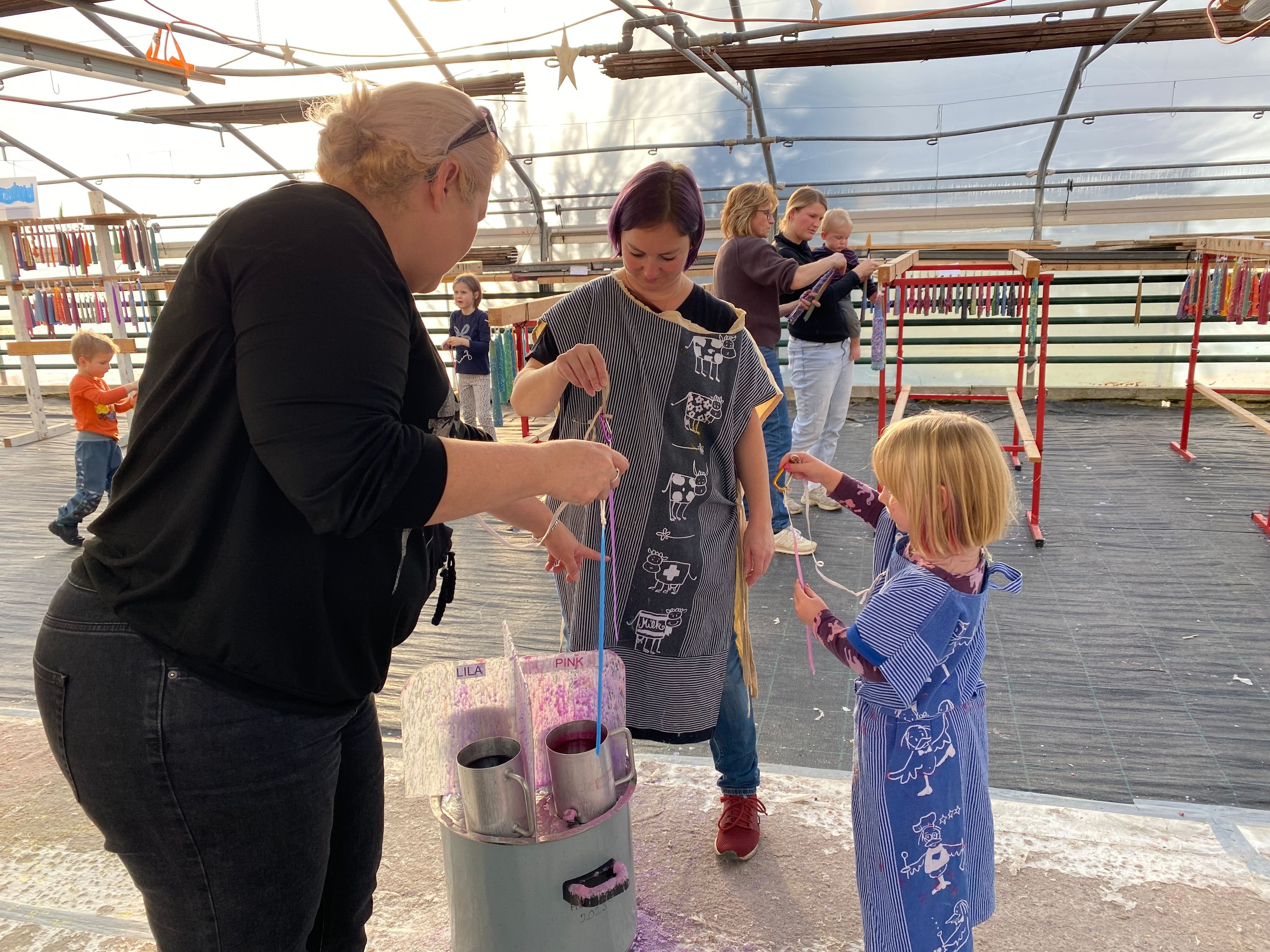 Ein-Gew-chshaus-voller-Kerzen-eine-Tradition-die-W-nsche-erf-llen-soll