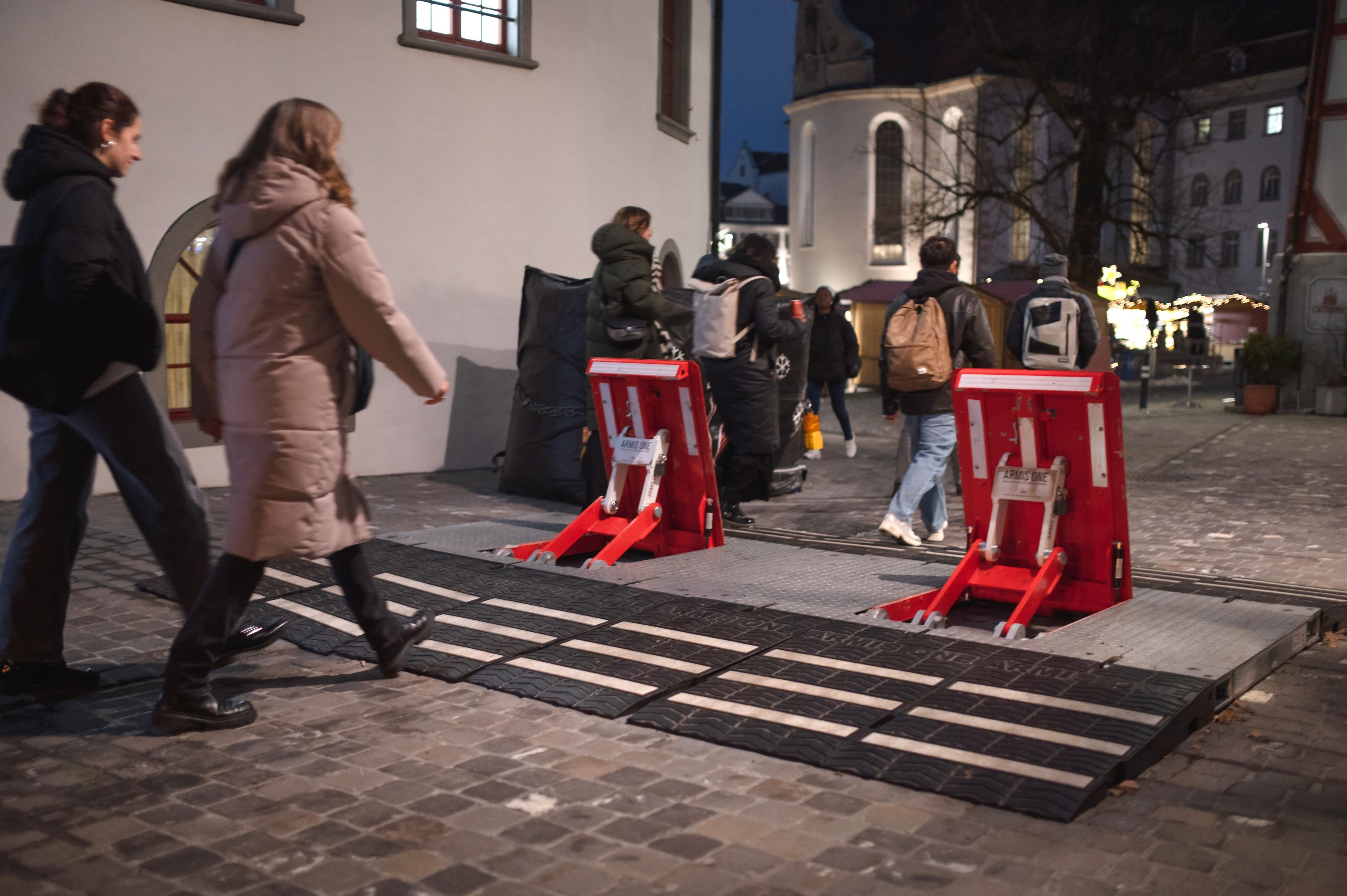 Wegen-des-St-Galler-Weihnachtsmarkts-ist-der-Gallusplatz-tags-ber-autofrei-das-freut-nicht-alle