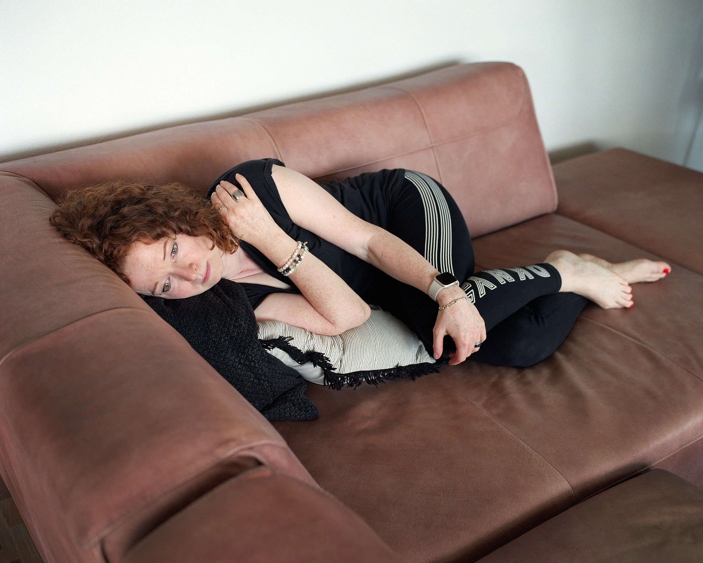 Damit-sie-nicht-vergessen-gehen-Fotograf-portr-tiert-70-Betroffene-von-Long-Covid-und-ME-CFS