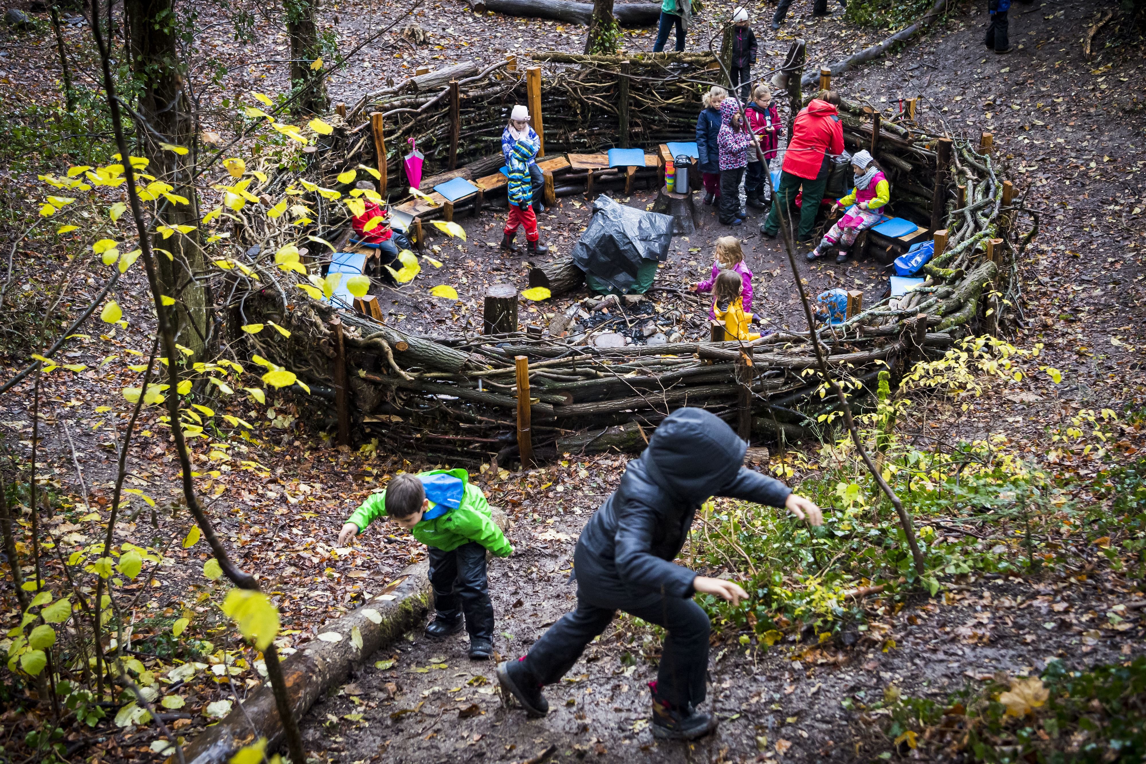 -Vielleicht-m-ssen-wir-uns-von-der-Vorstellung-verabschieden-dass-Kinder-wochenlang-im-Wald-spielen-Lehrerpr-sidentin-R-sler-zur-Jahresschule
