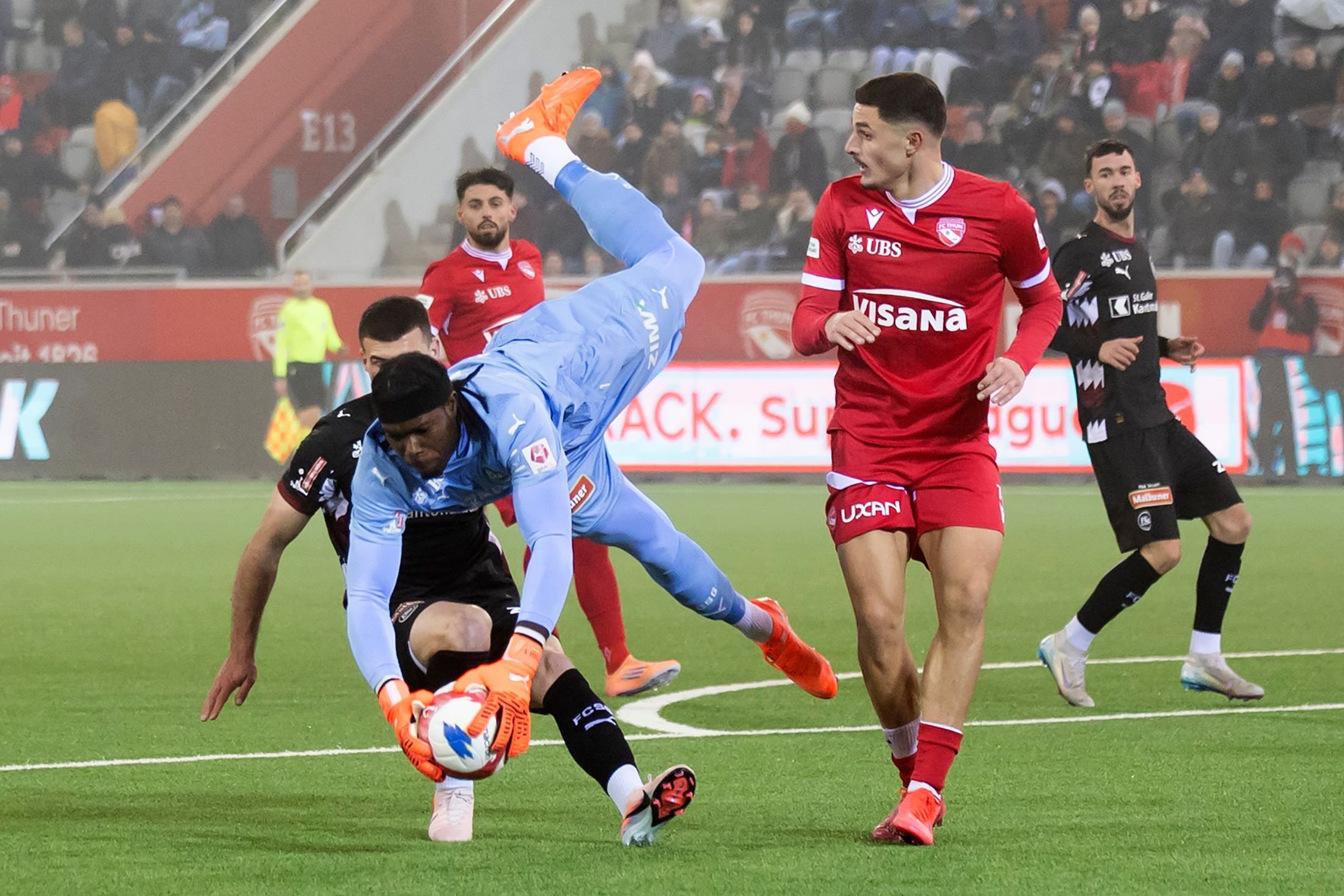 Wenig-Glanz-daf-r-viel-Kontrolle-Wie-der-FCSG-das-Spitzenspiel-in-Thun-f-r-sich-entscheidet-Carlo-Boukhalfa-sagt-Es-ist-gut-laufen-wir-etwas-unter-dem-Radar-