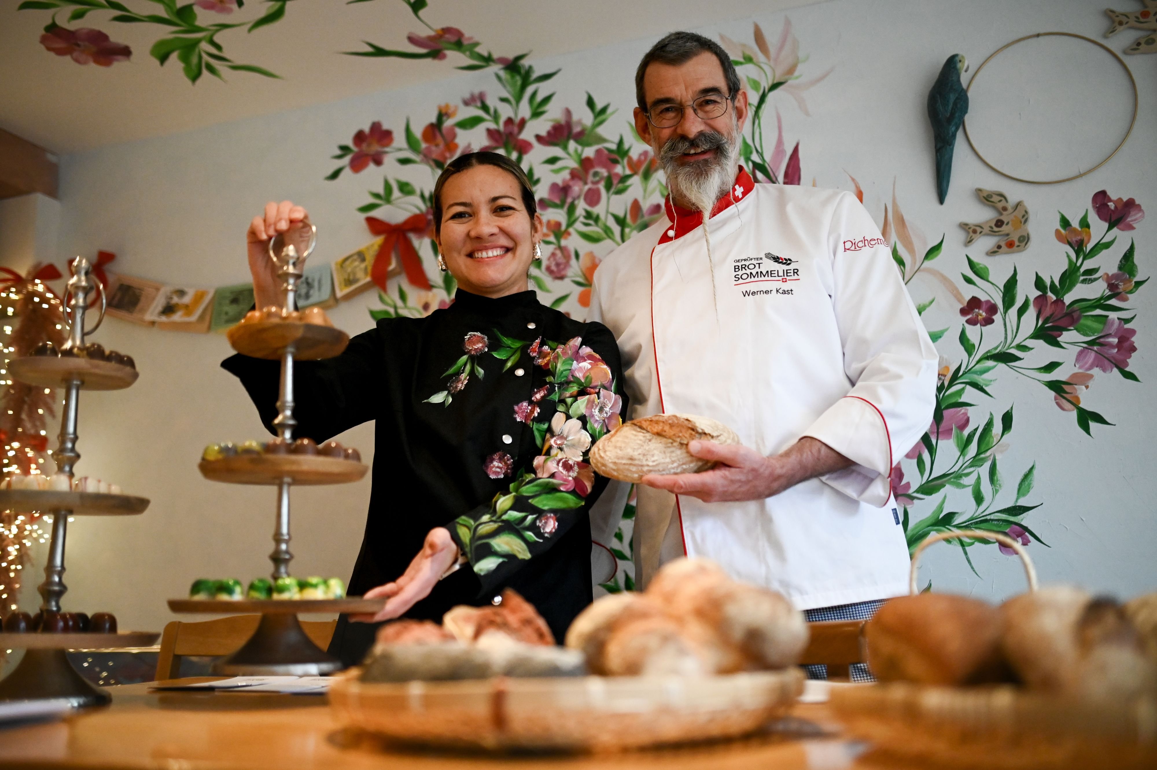 Schoggi-und-Brot-wecken-viele-Erinnerungen-Chocolati-re-Juliana-Hassler-feiert-ihr-erstes-Jubil-um-in-Wiezikon