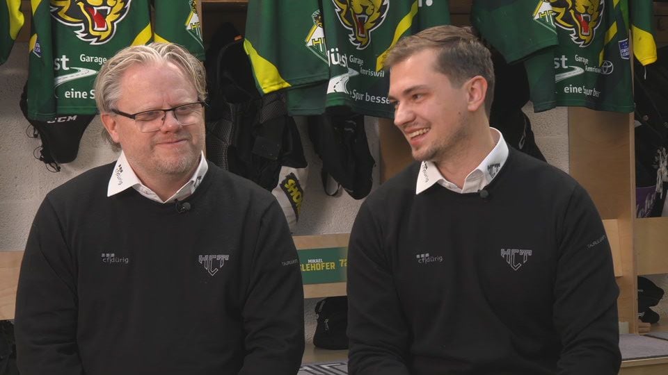 Anders-Olsson-und-Mauro-Lorenz-das-Trainerteam-des-HC-Thurgau-im-TVO-Sporttalk