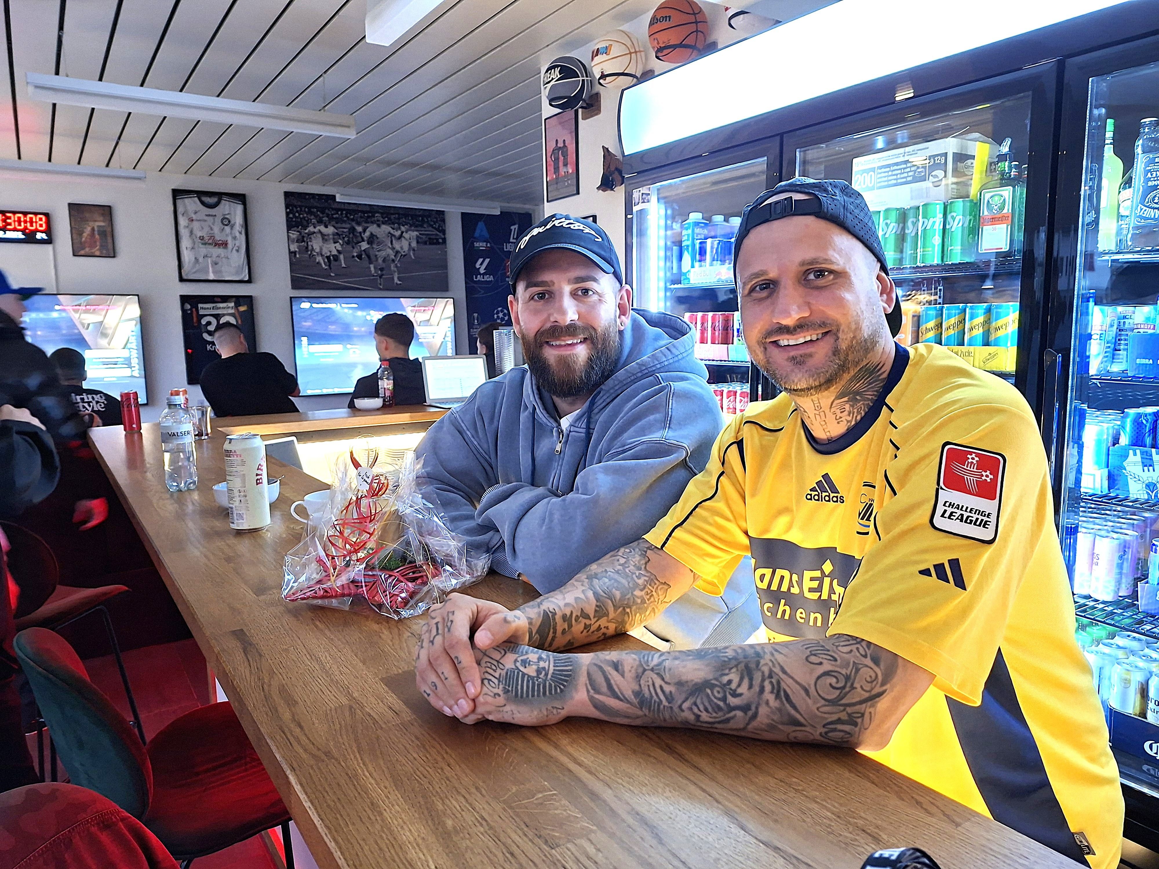 Fahrsch-ler-klagten-ber-fehlende-Treffpunkte-in-Wil-also-er-ffnete-ihr-Fahrlehrer-die-erste-Sportbar-der-Stadt