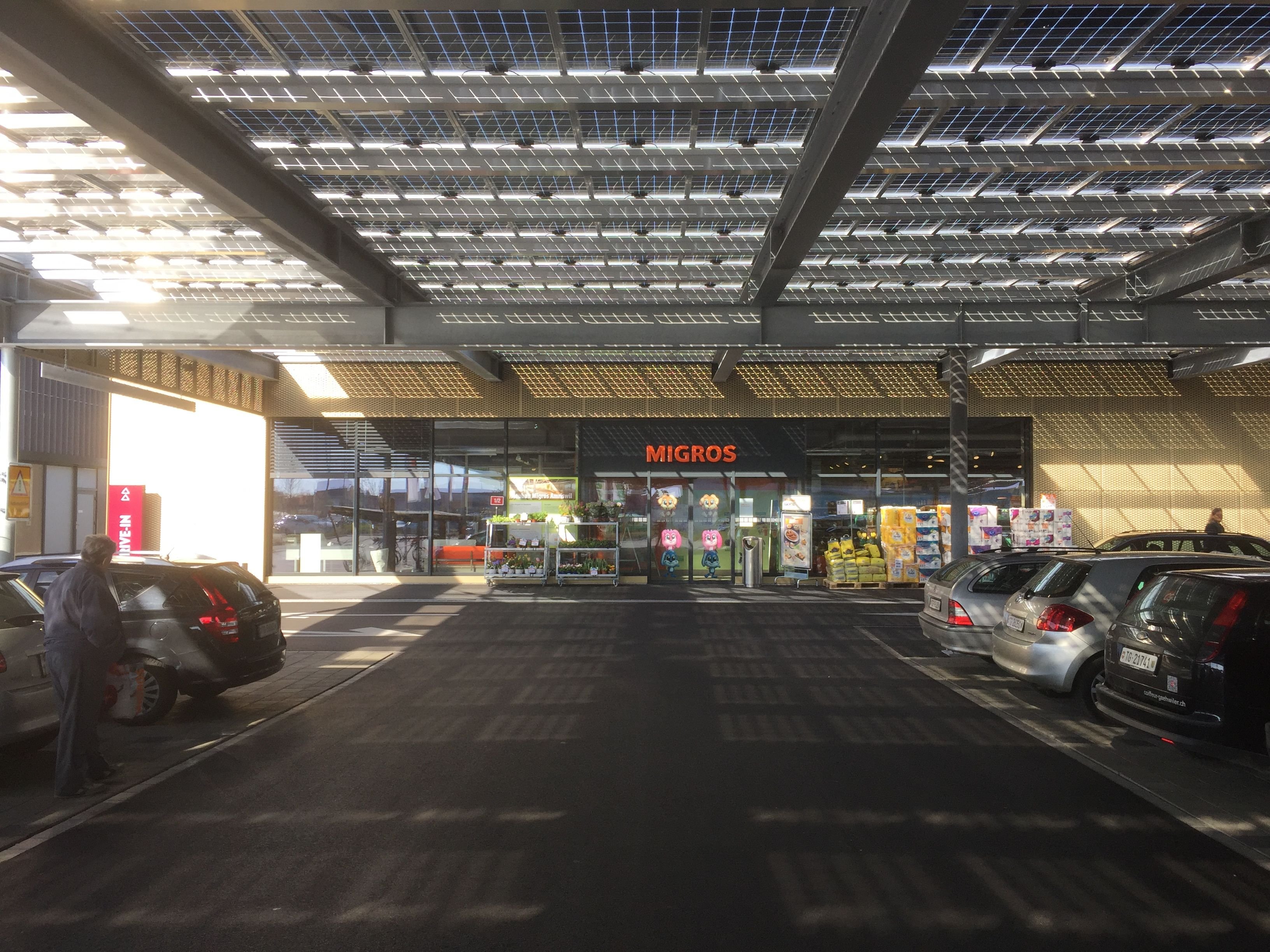 Einkaufen-im-Trockenen-Im-Zuge-des-Migros-Umbaus-im-Fr-hling-sollen-auch-die-Parkpl-tze-berdacht-werden