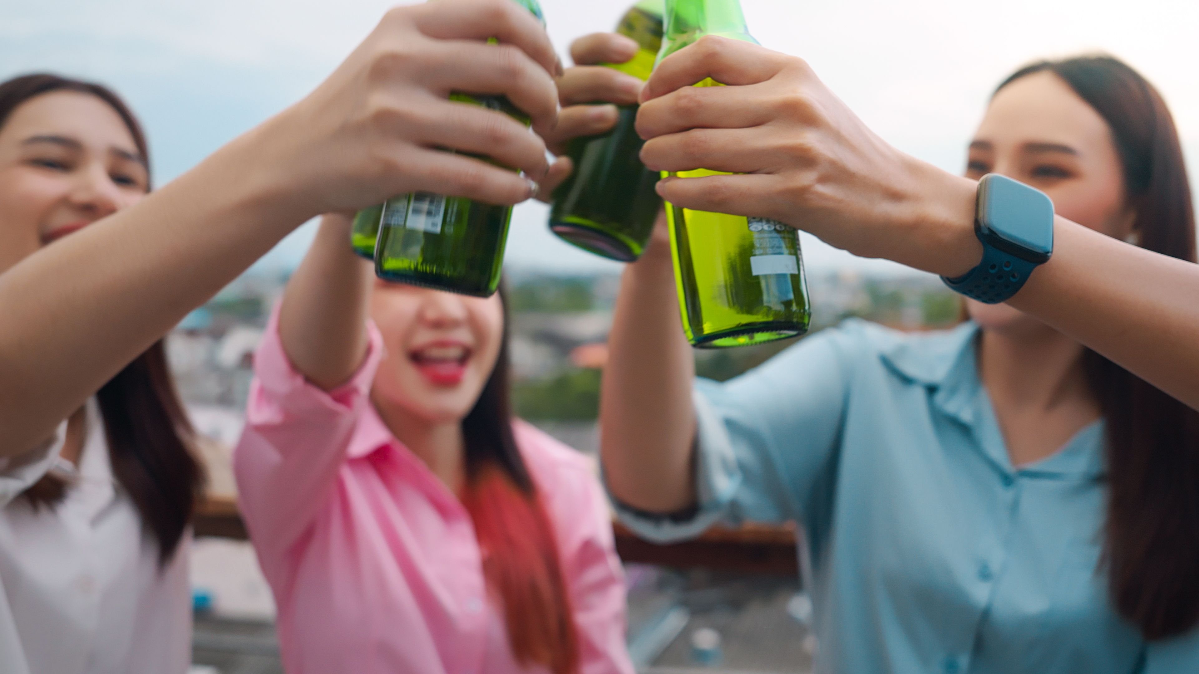 H-heres-Mindestalter-f-r-Alkohol-verbessert-das-Lernen-und-die-Psyche-von-Jugendlichen