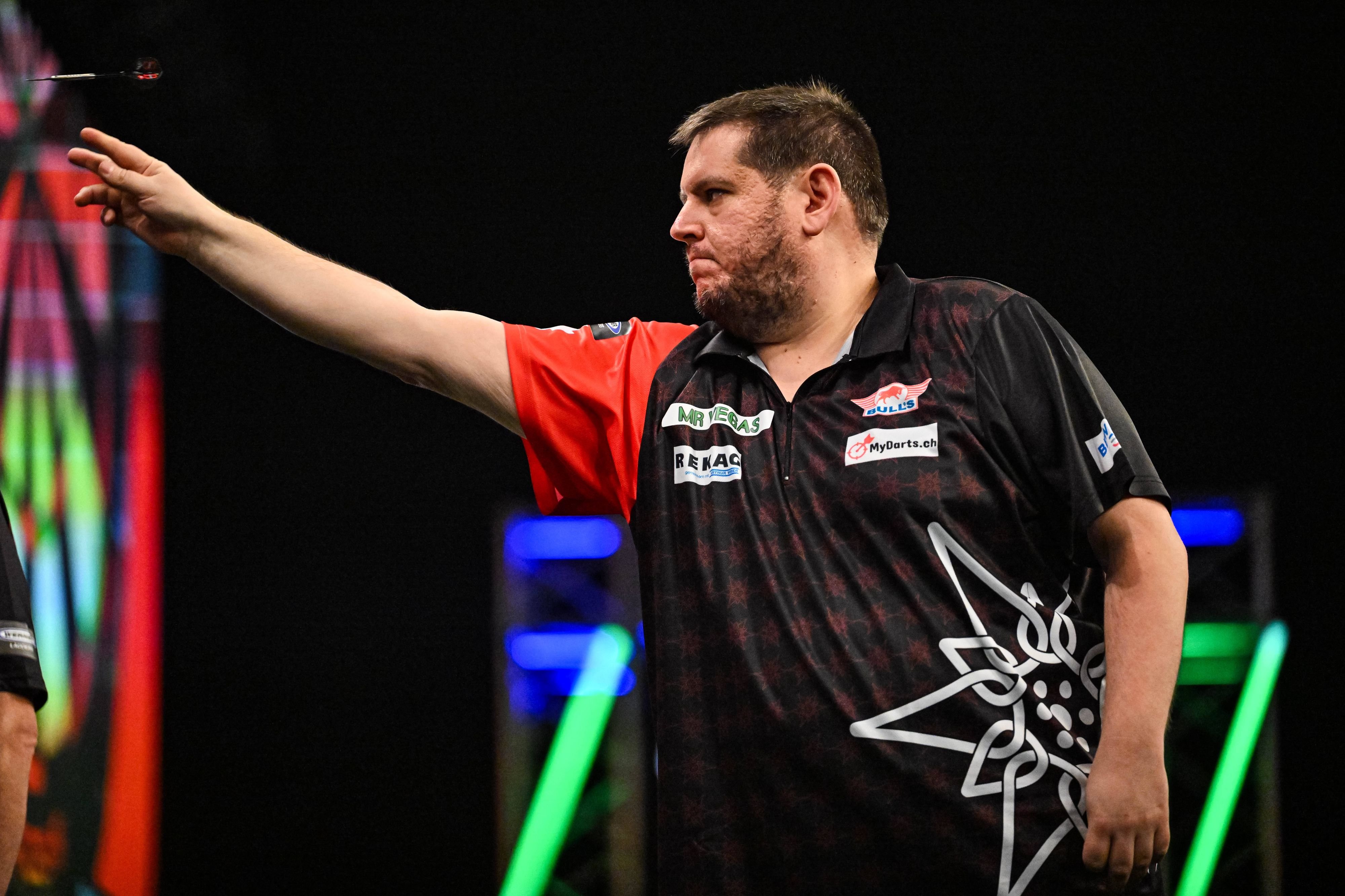 -seit-einem-jahr-erlebe-ich-einen-riesenhype-der-zuger-stefan-bellmont-bestreitet-seine-zweite-darts-wm