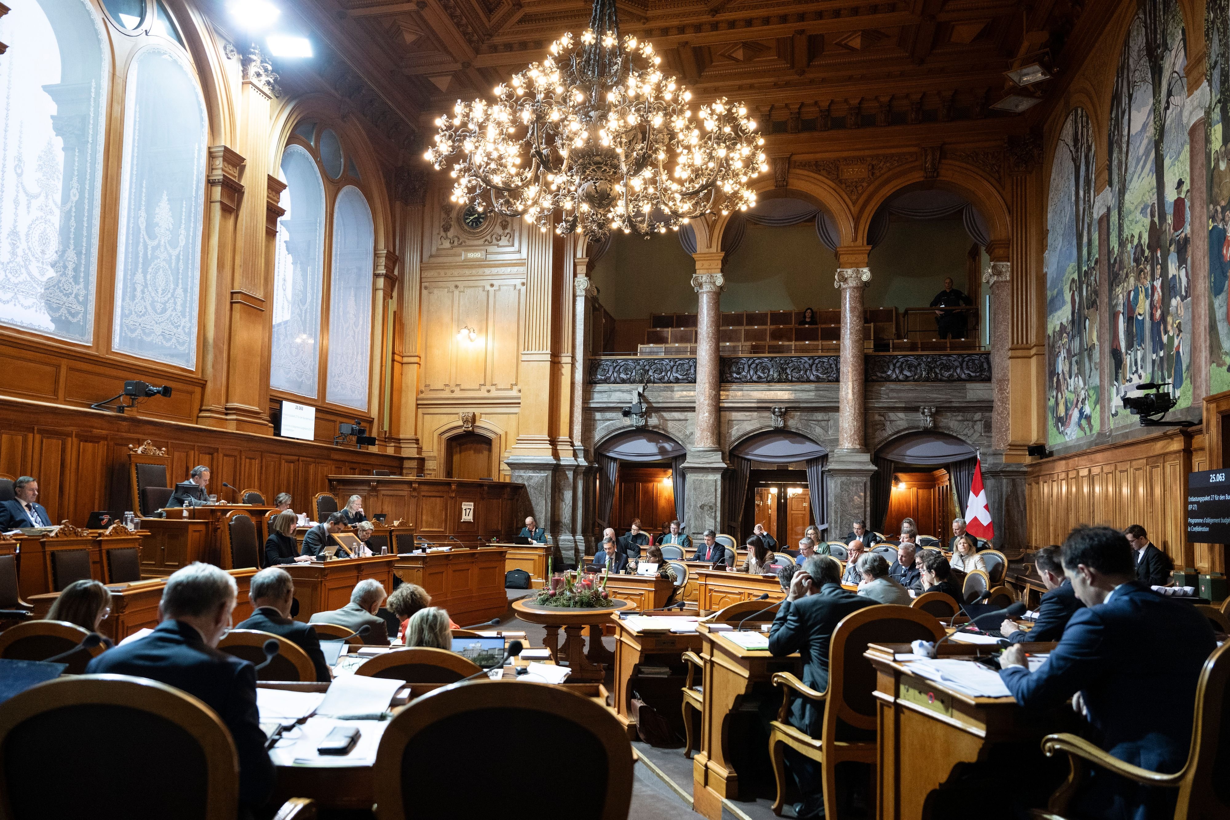 Von-apokalyptischen-Prognosen-bis-zur-Entr-mpelungsaktion-Mit-diesen-Zitaten-ringt-der-St-nderat-um-das-Sparpaket